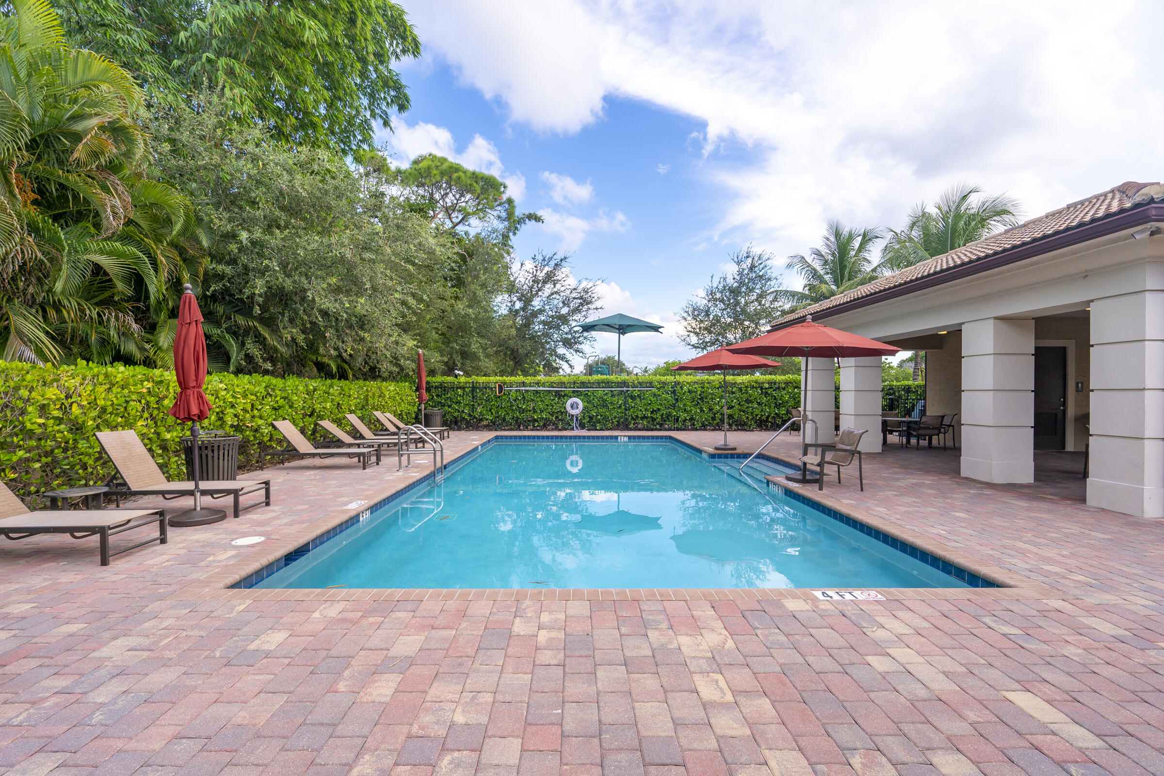 B26040966 Property Photo 40