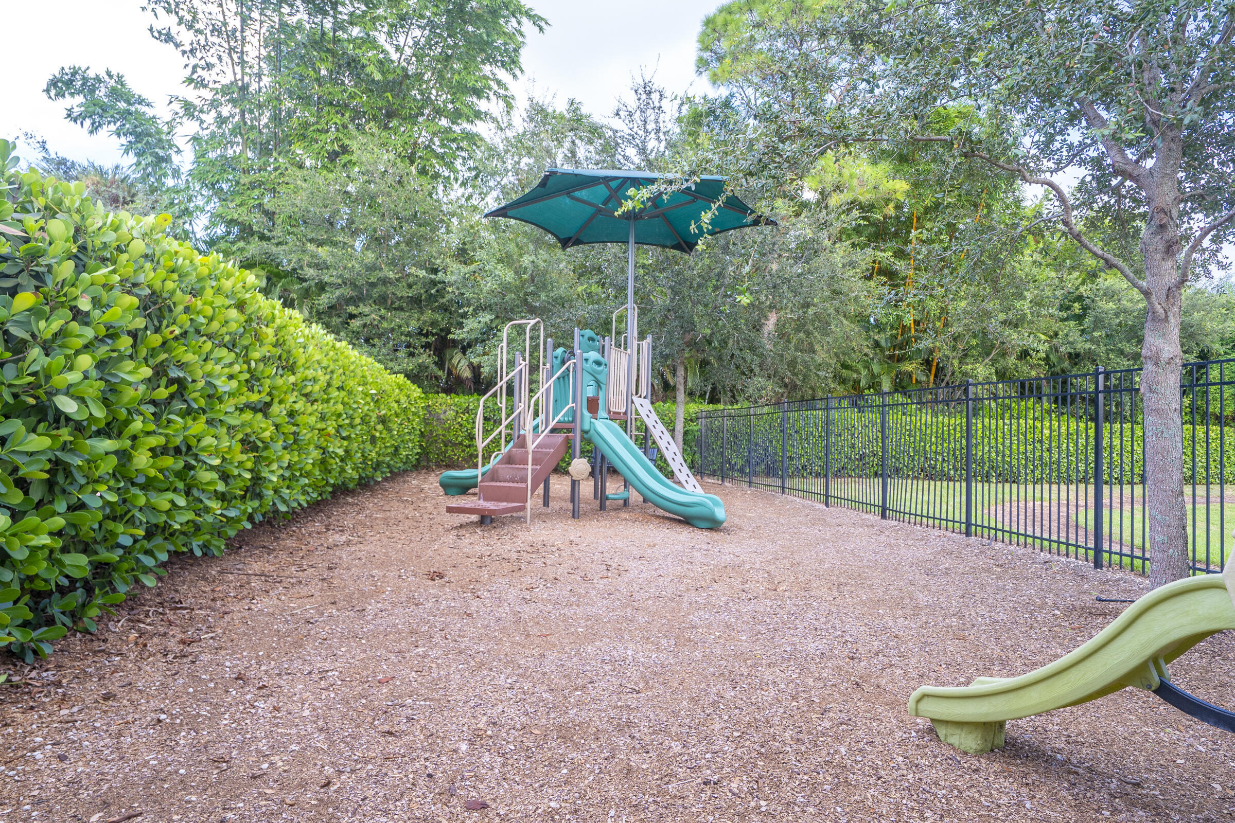 B26040966 Property Photo 43