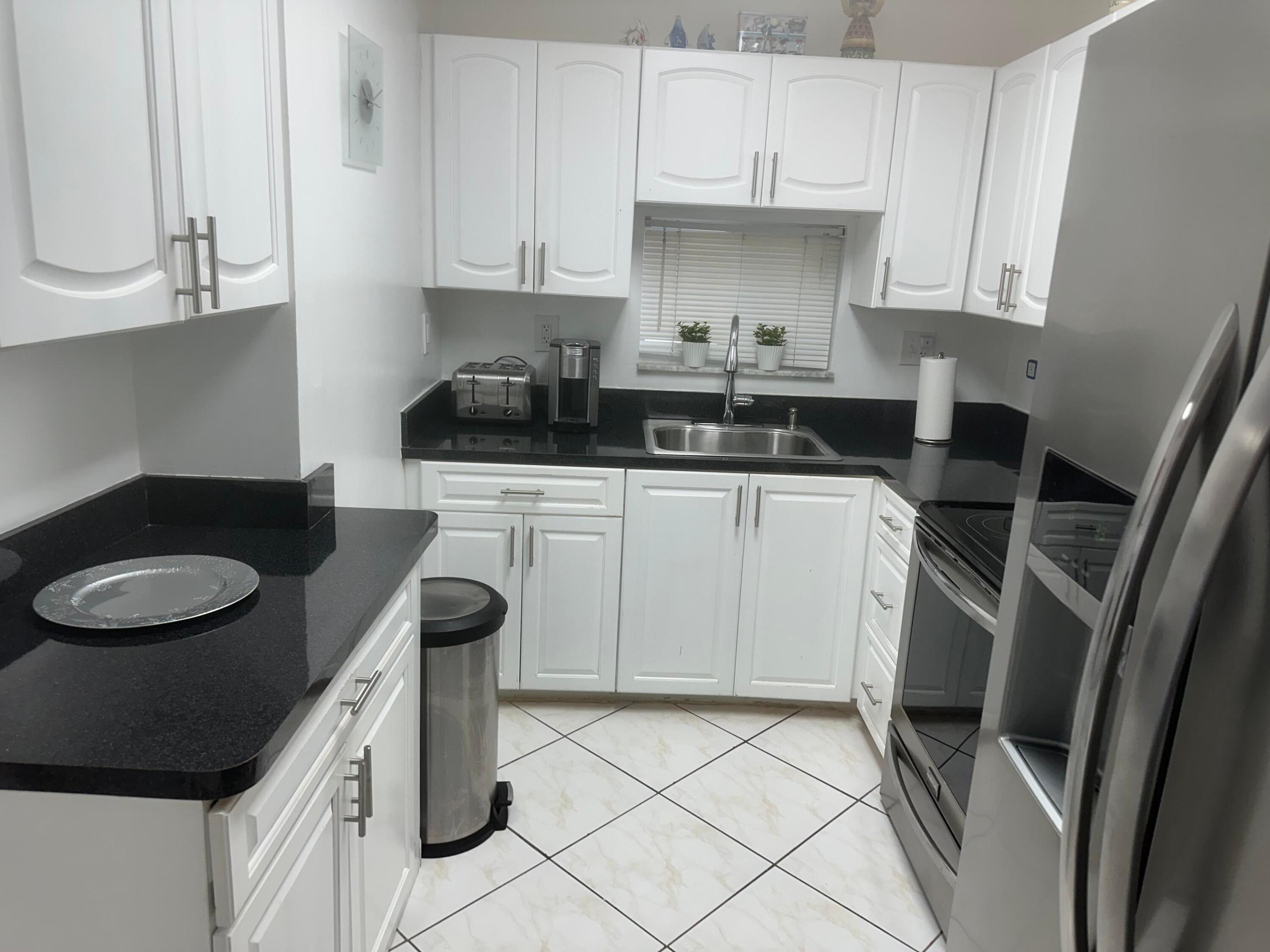 8960 S Hollybrook 301 Property Photo 3