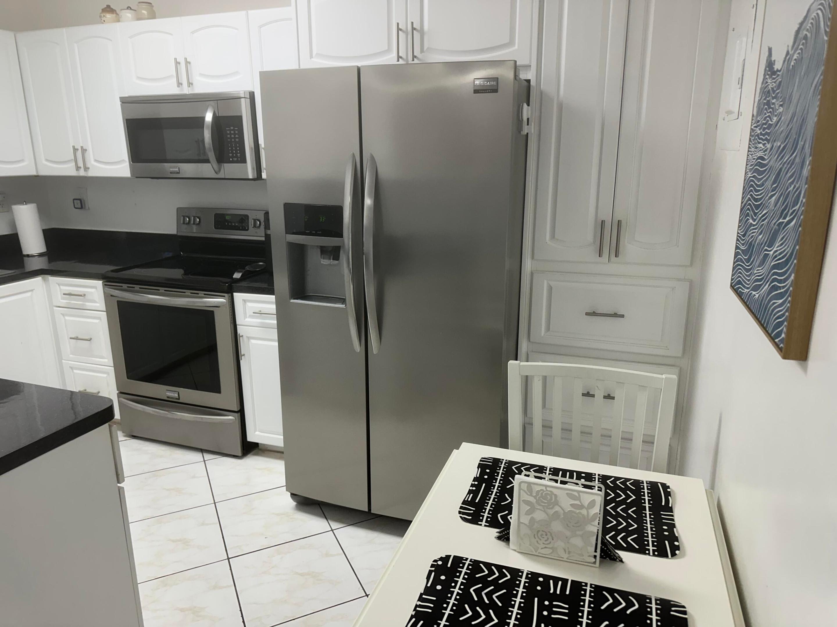 8960 S Hollybrook 301 Property Photo 4
