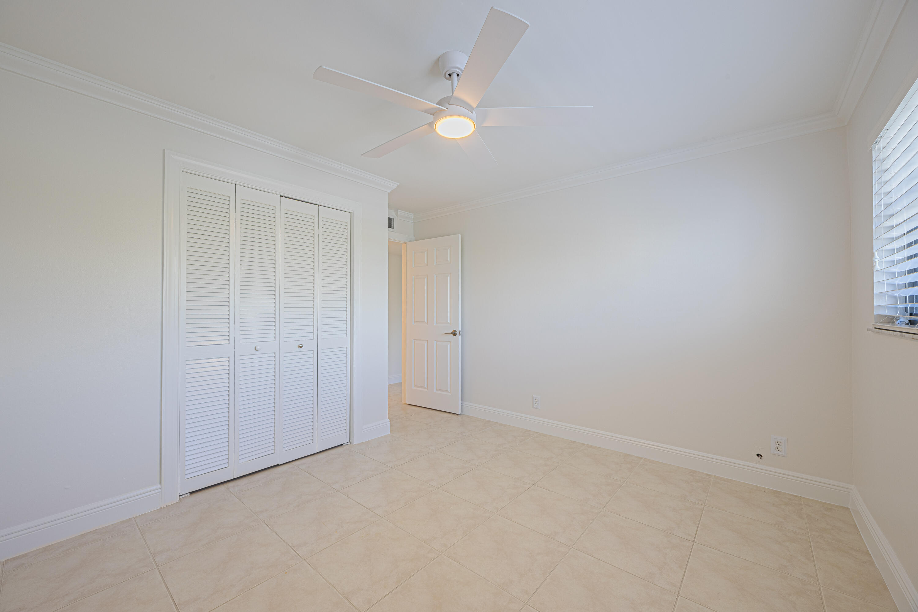 801 Palm Trail 9 Property Photo 25