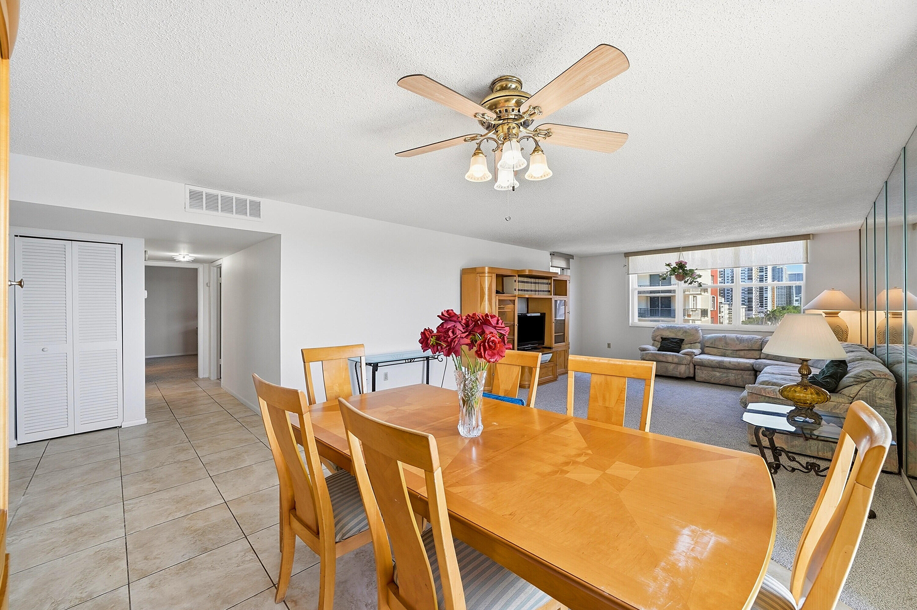 1401 S Ocean Drive 704 Property Photo 11
