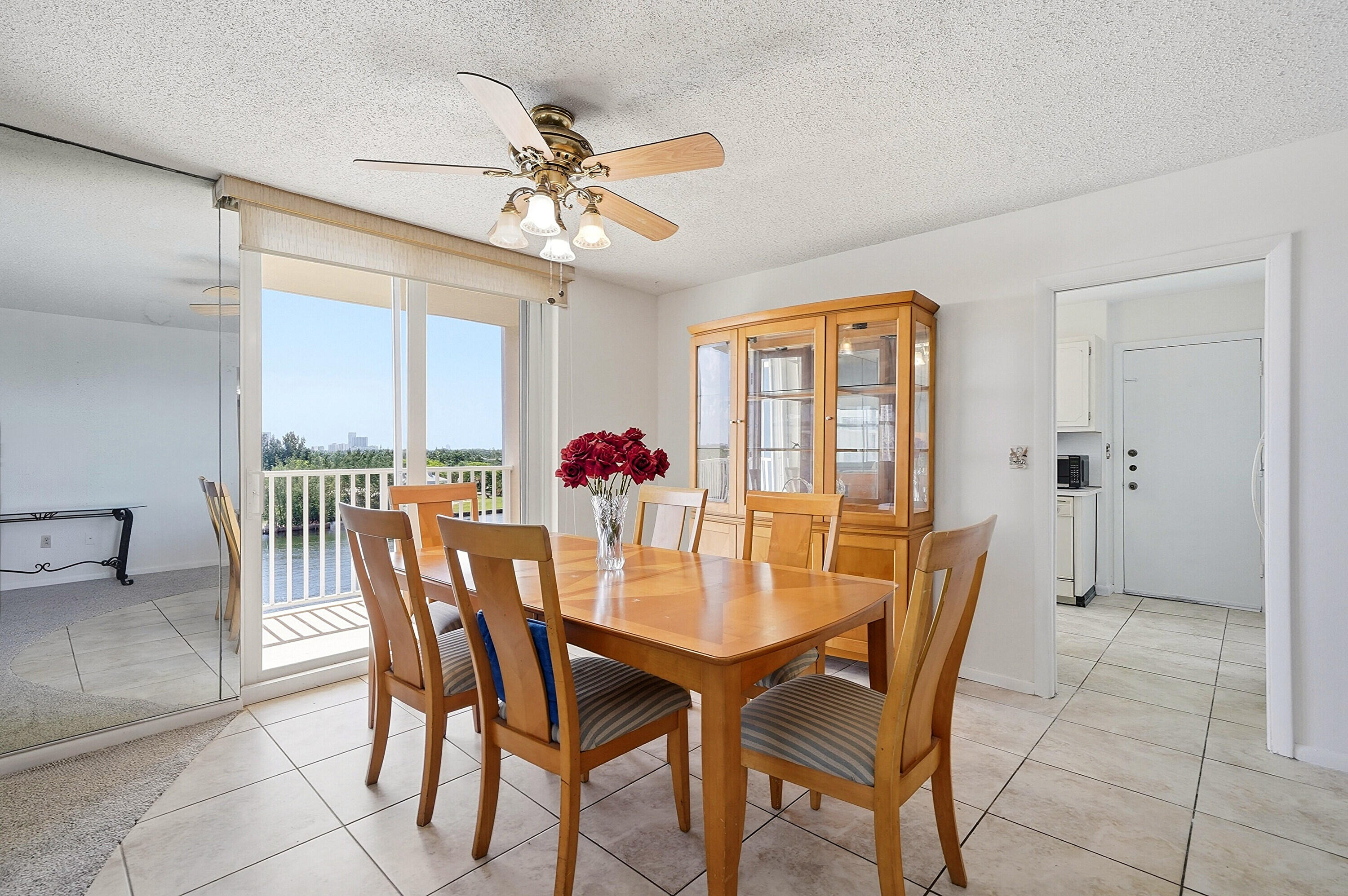 1401 S Ocean Drive 704 Property Photo 13