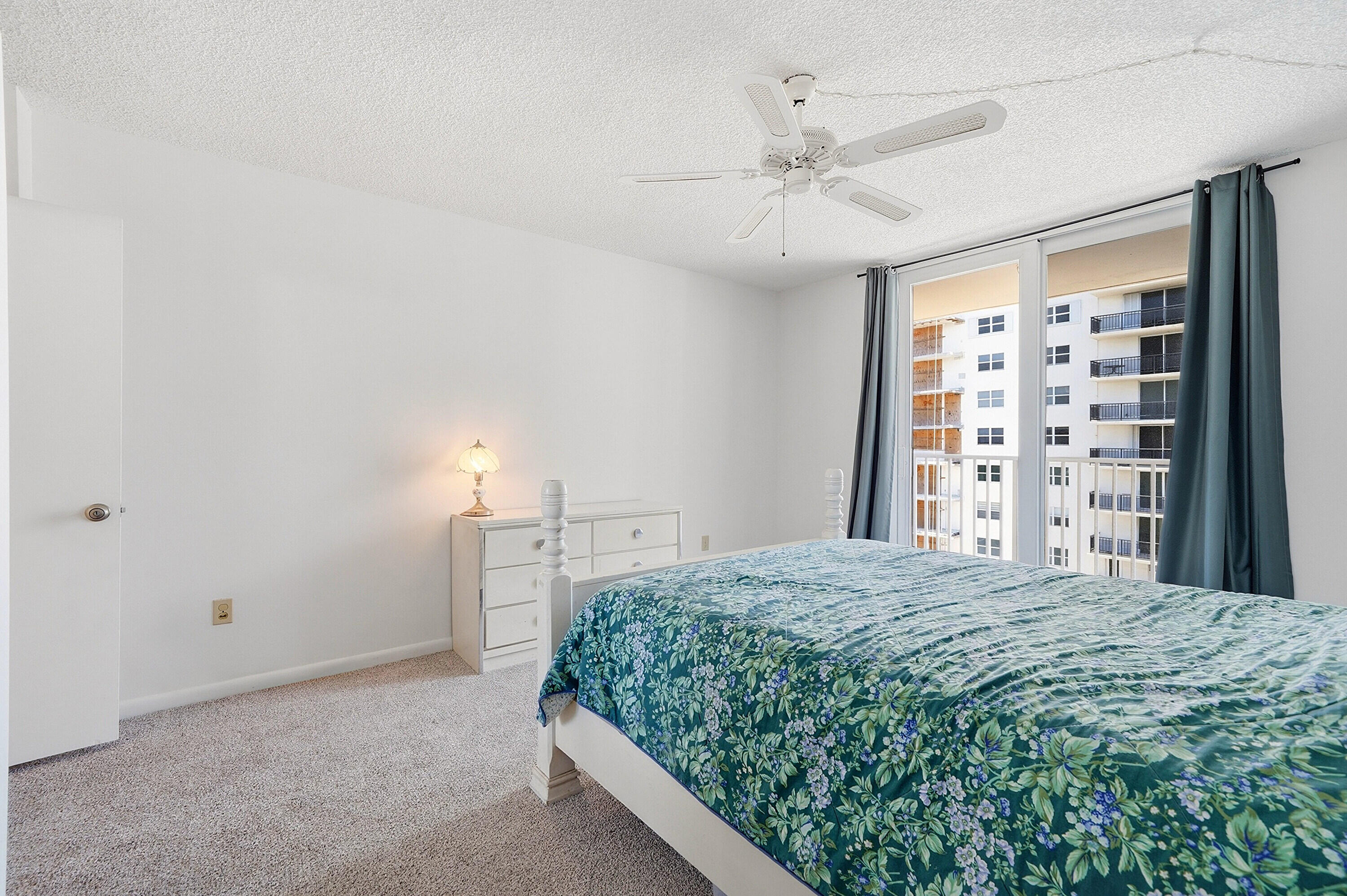 1401 S Ocean Drive 704 Property Photo 25