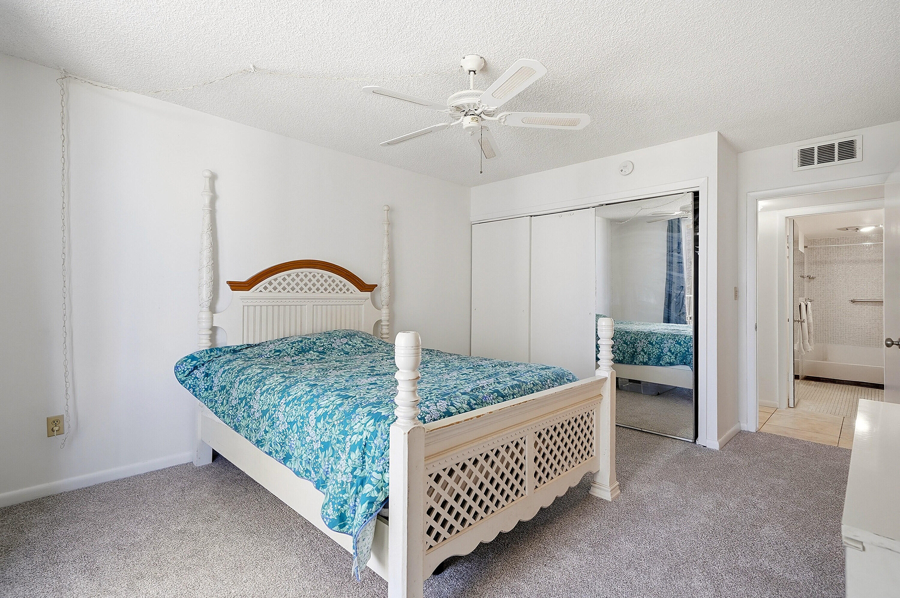 1401 S Ocean Drive 704 Property Photo 26