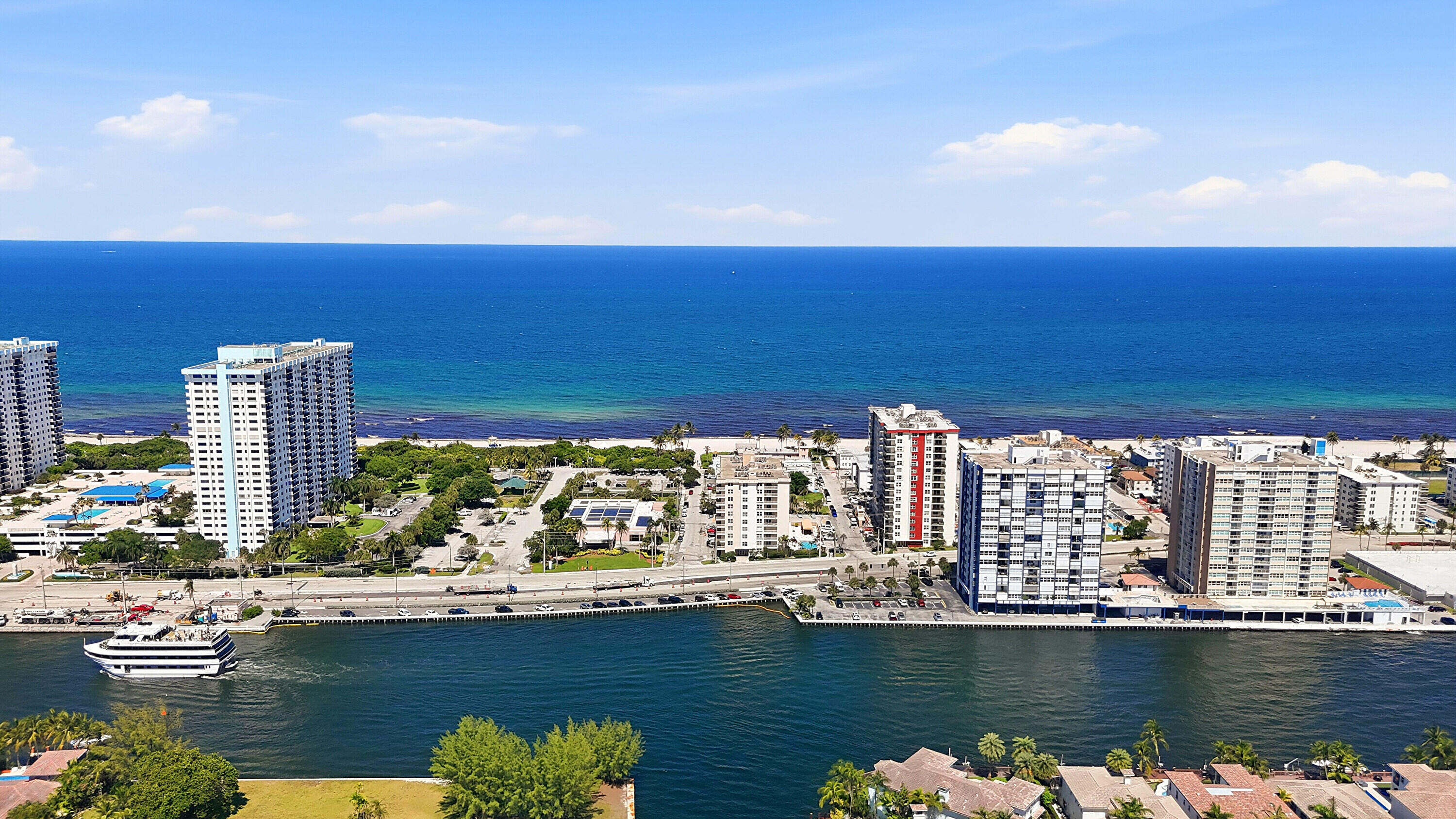 1401 S Ocean Drive 704 Property Photo 54