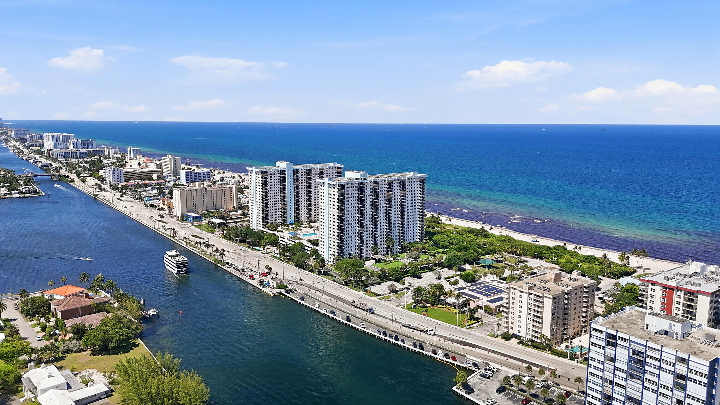 1401 S Ocean Drive 704 Property Photo 55