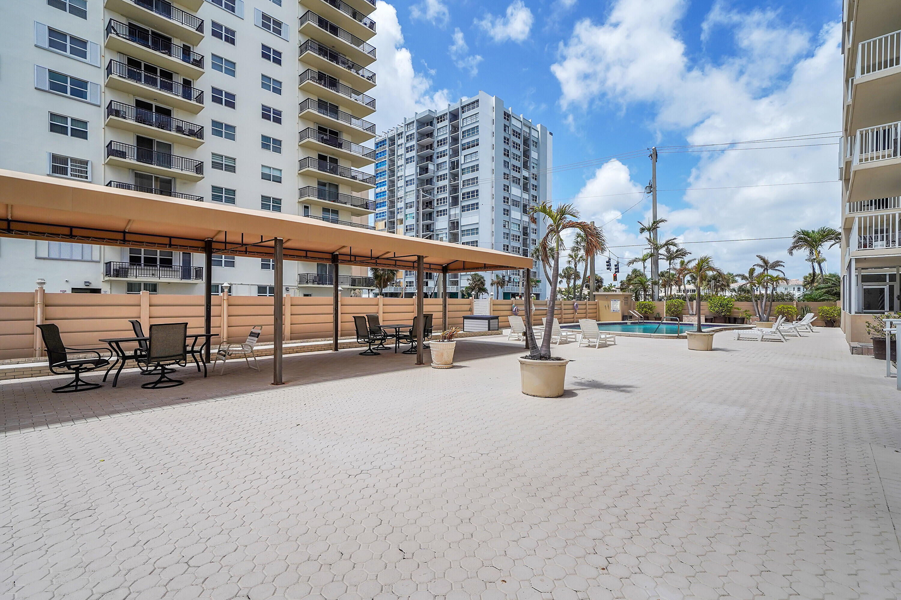 1401 S Ocean Drive 704 Property Photo 62