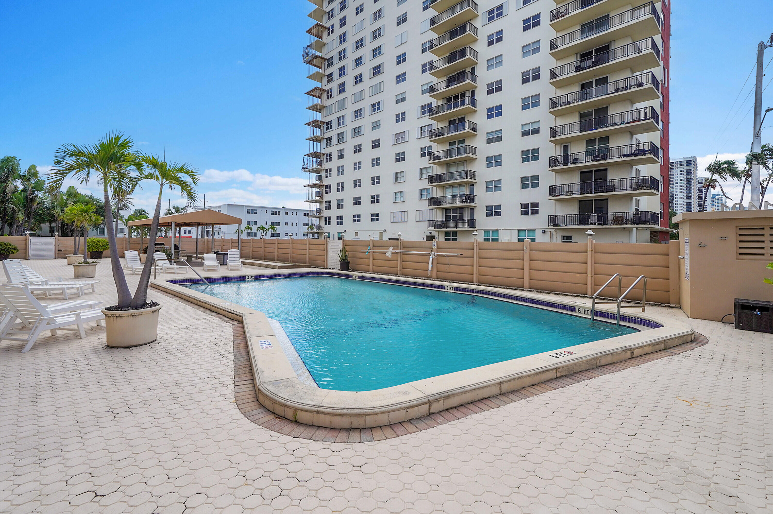 1401 S Ocean Drive 704 Property Photo 65