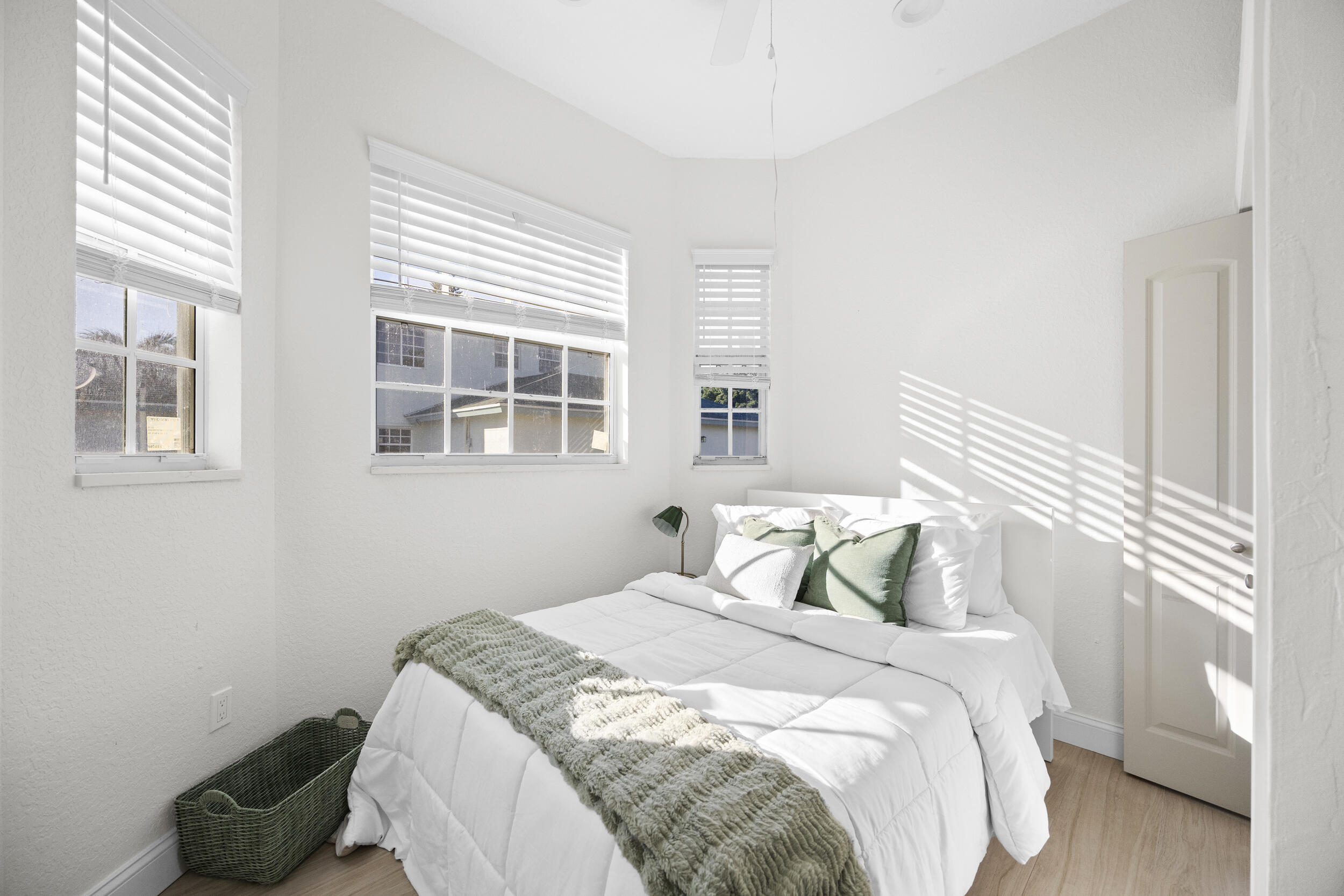6934 Grapeview Boulevard Property Photo 37
