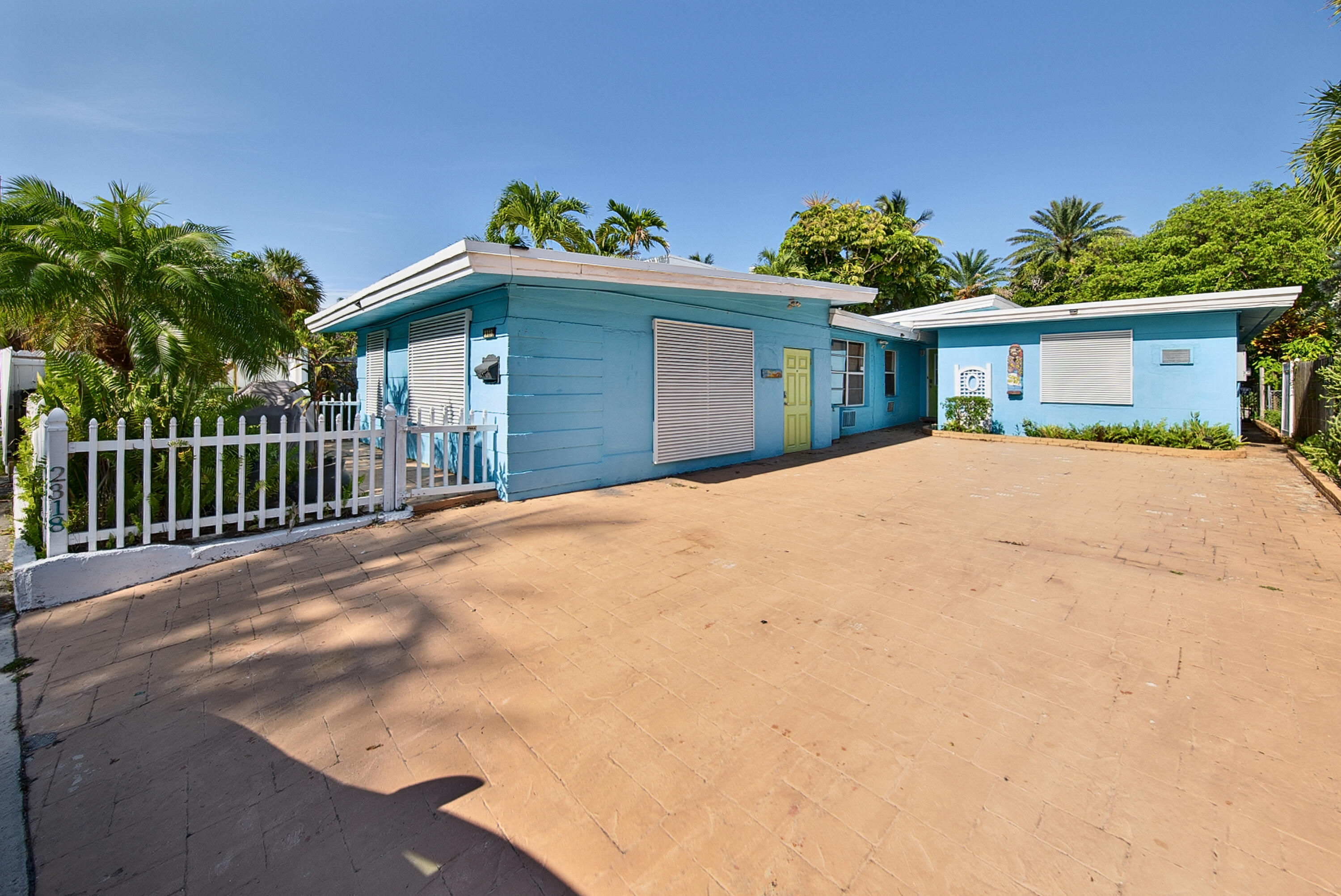2318 N Ocean Boulevard Property Photo 4
