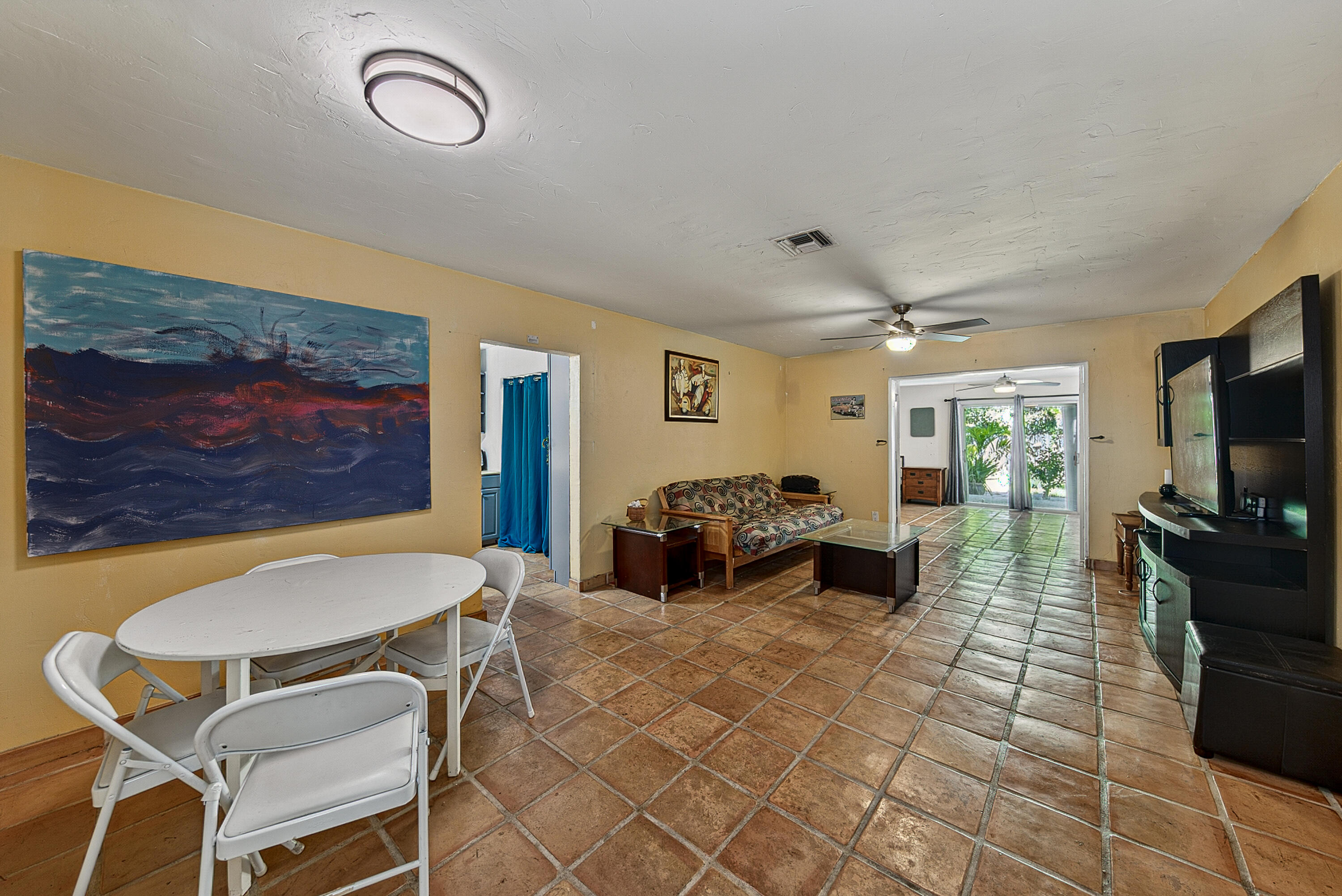 2318 N Ocean Boulevard Property Photo 5