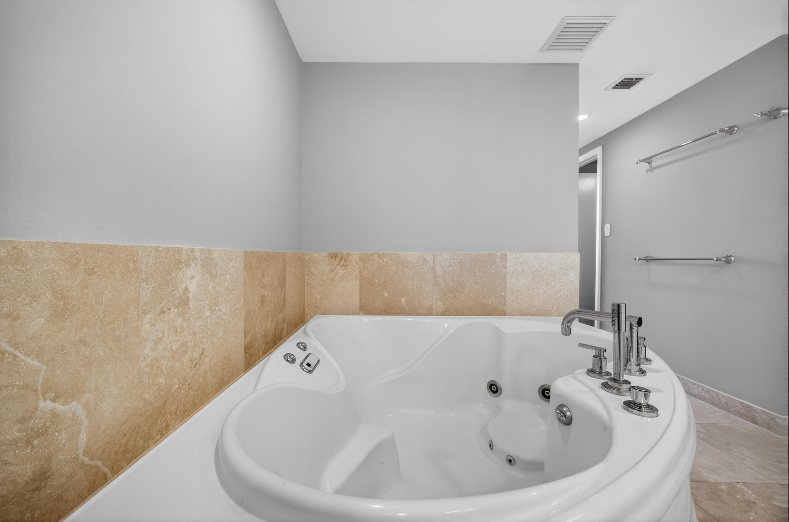 45 Hendricks Isle 403 Property Photo 45