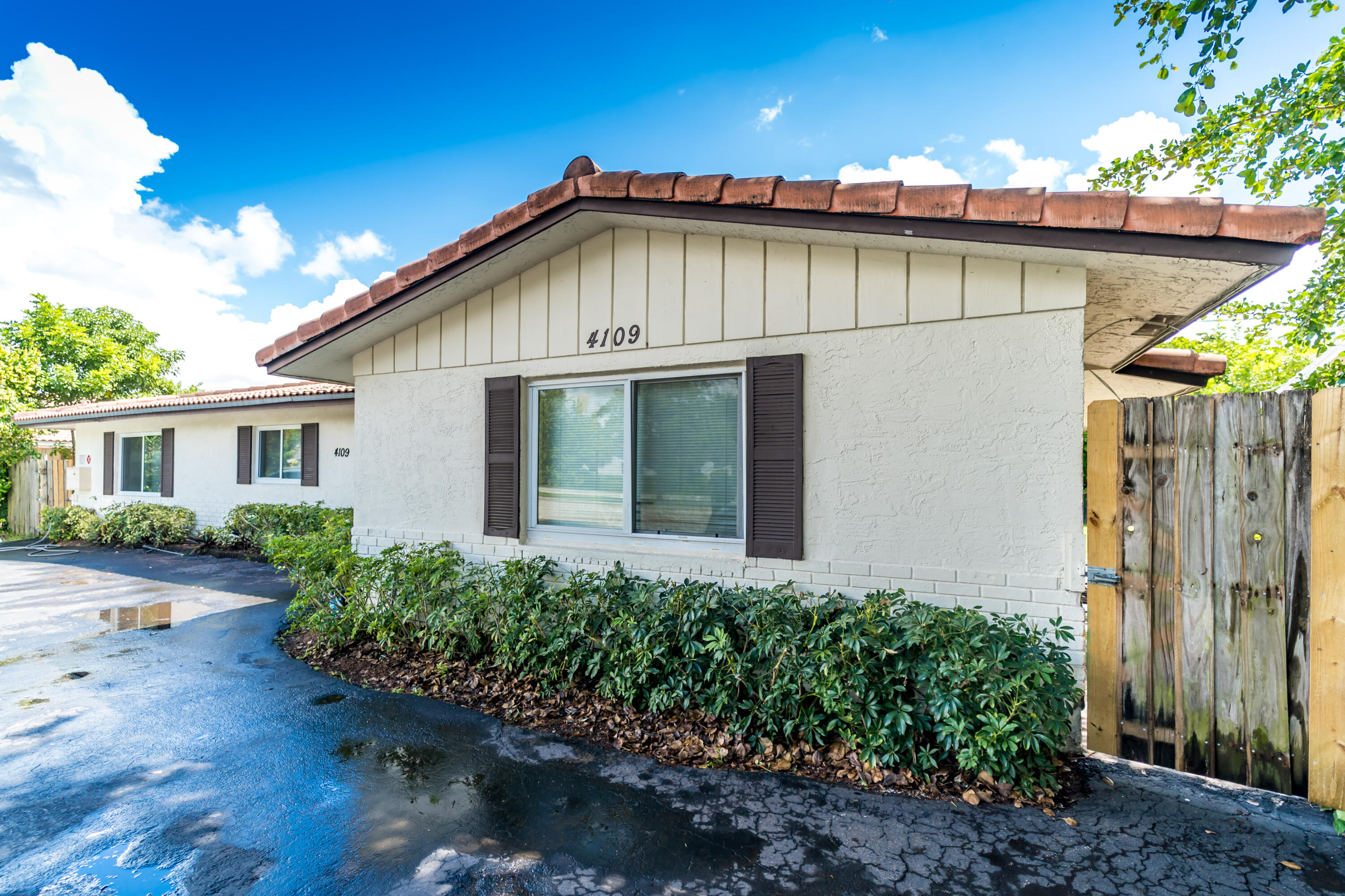4109 Riverside Drive Property Photo 2