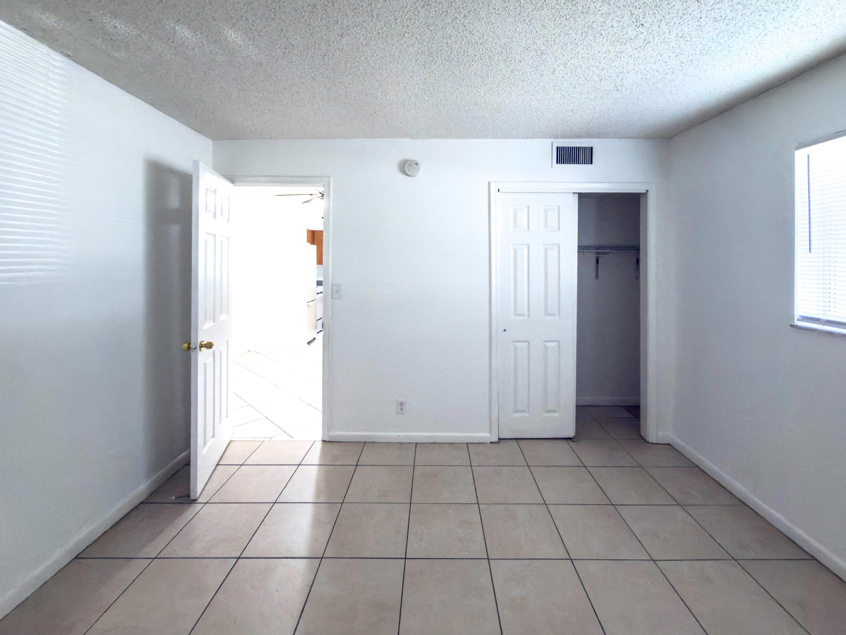 4109 Riverside Drive Property Photo 9