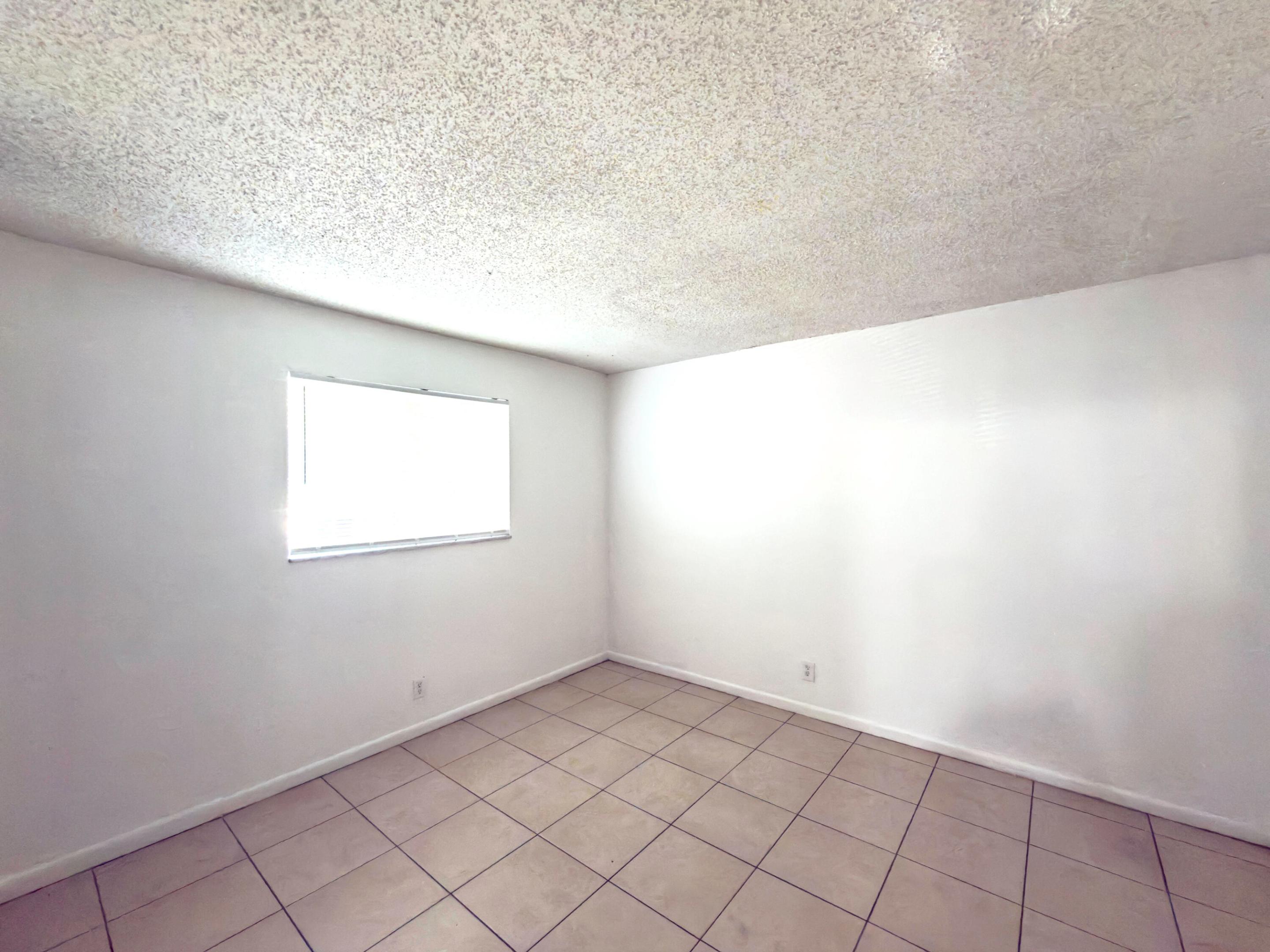 4109 Riverside Drive Property Photo 10