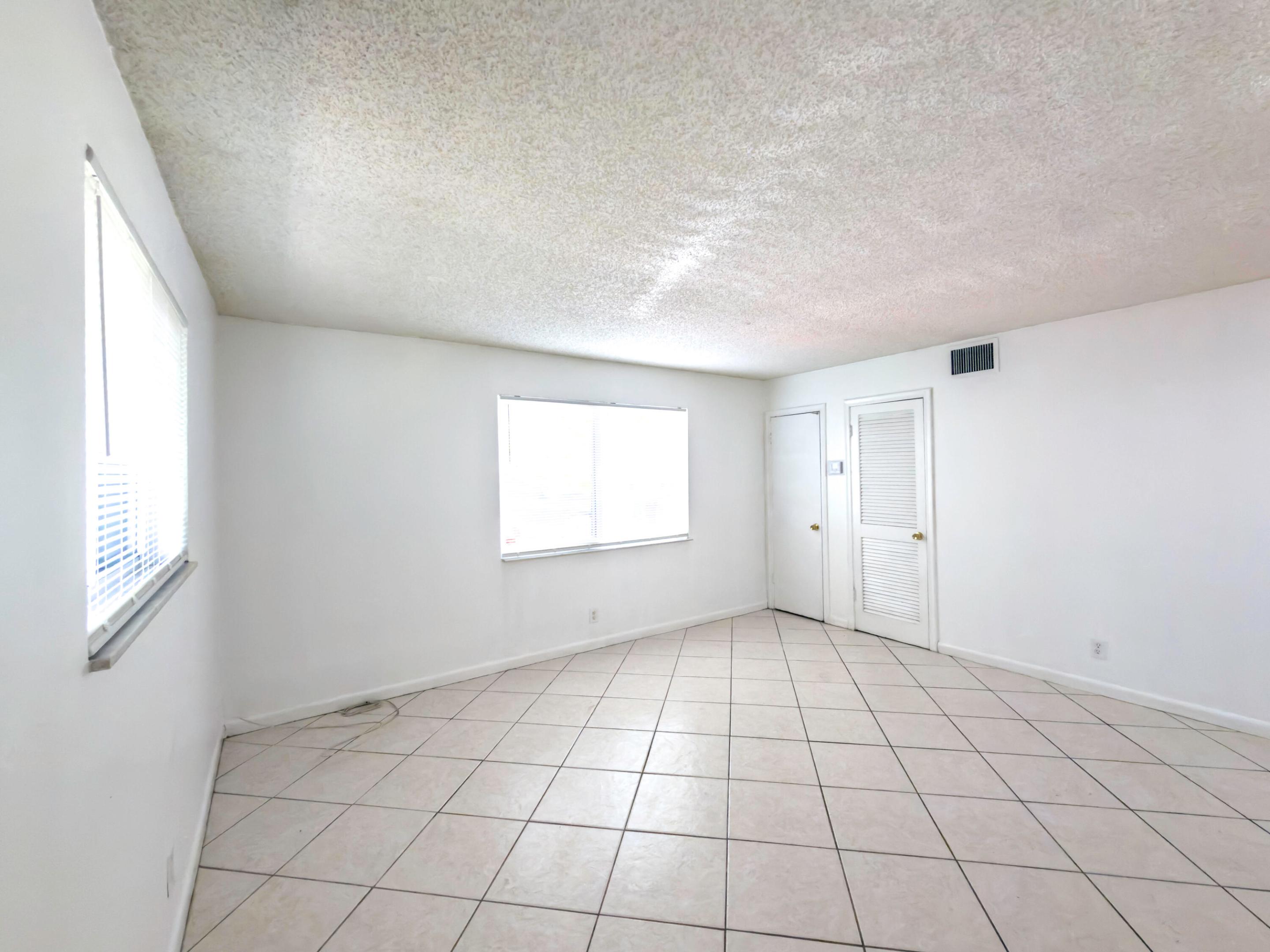4109 Riverside Drive Property Photo 18
