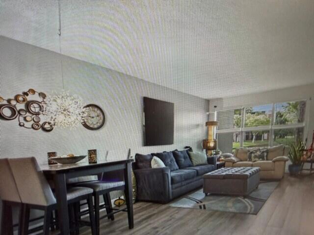 2308 S Cypress Bend Drive #123 Property Photo 12