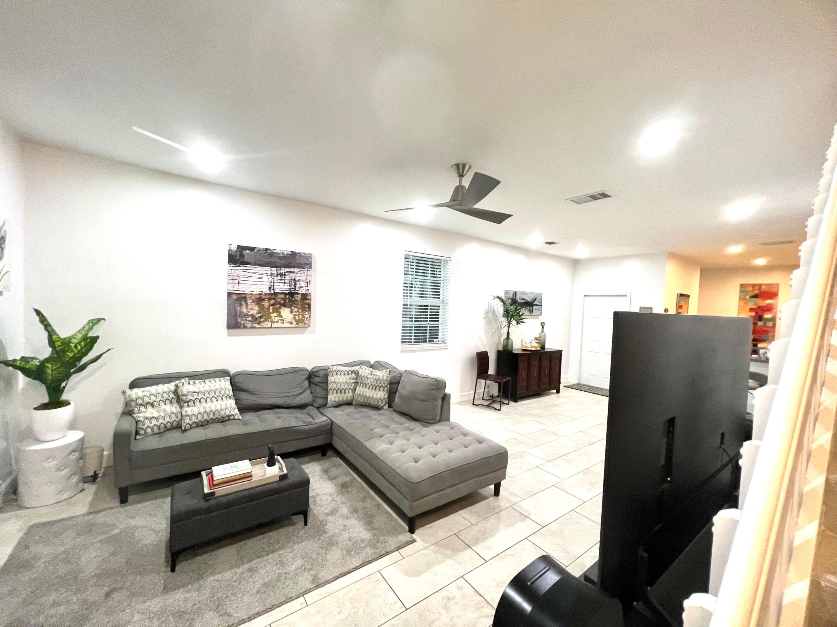 2046 Madeira Drive Property Photo 1
