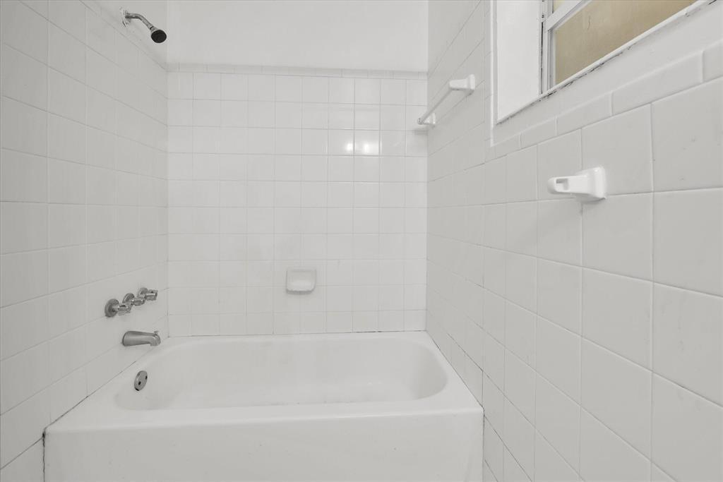 B26041219 Property Photo 17