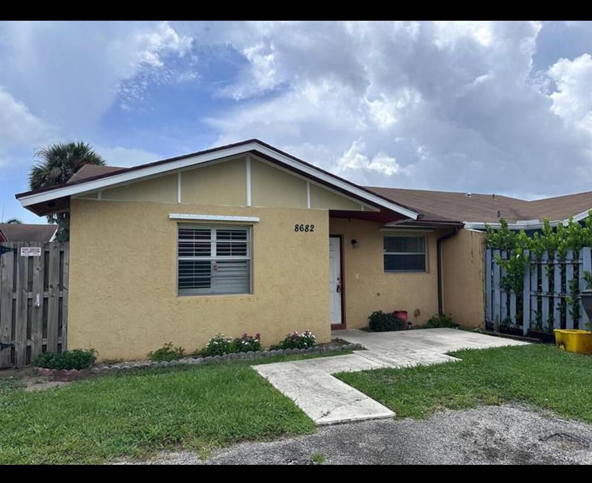 8682 Satalite Terrace Property Photo 1