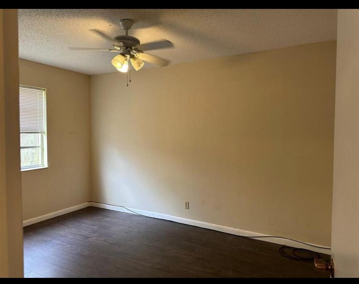 8682 Satalite Terrace Property Photo 8