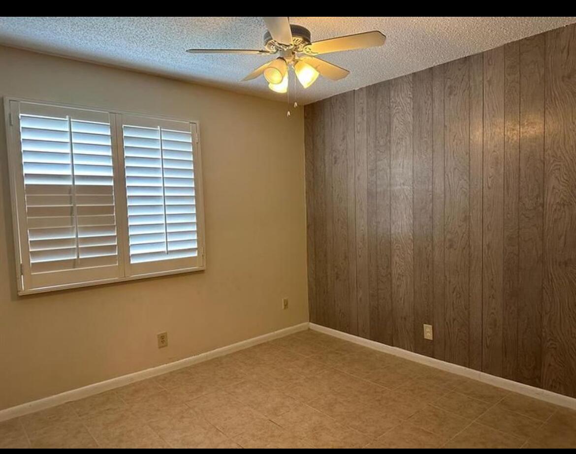 8682 Satalite Terrace Property Photo 10