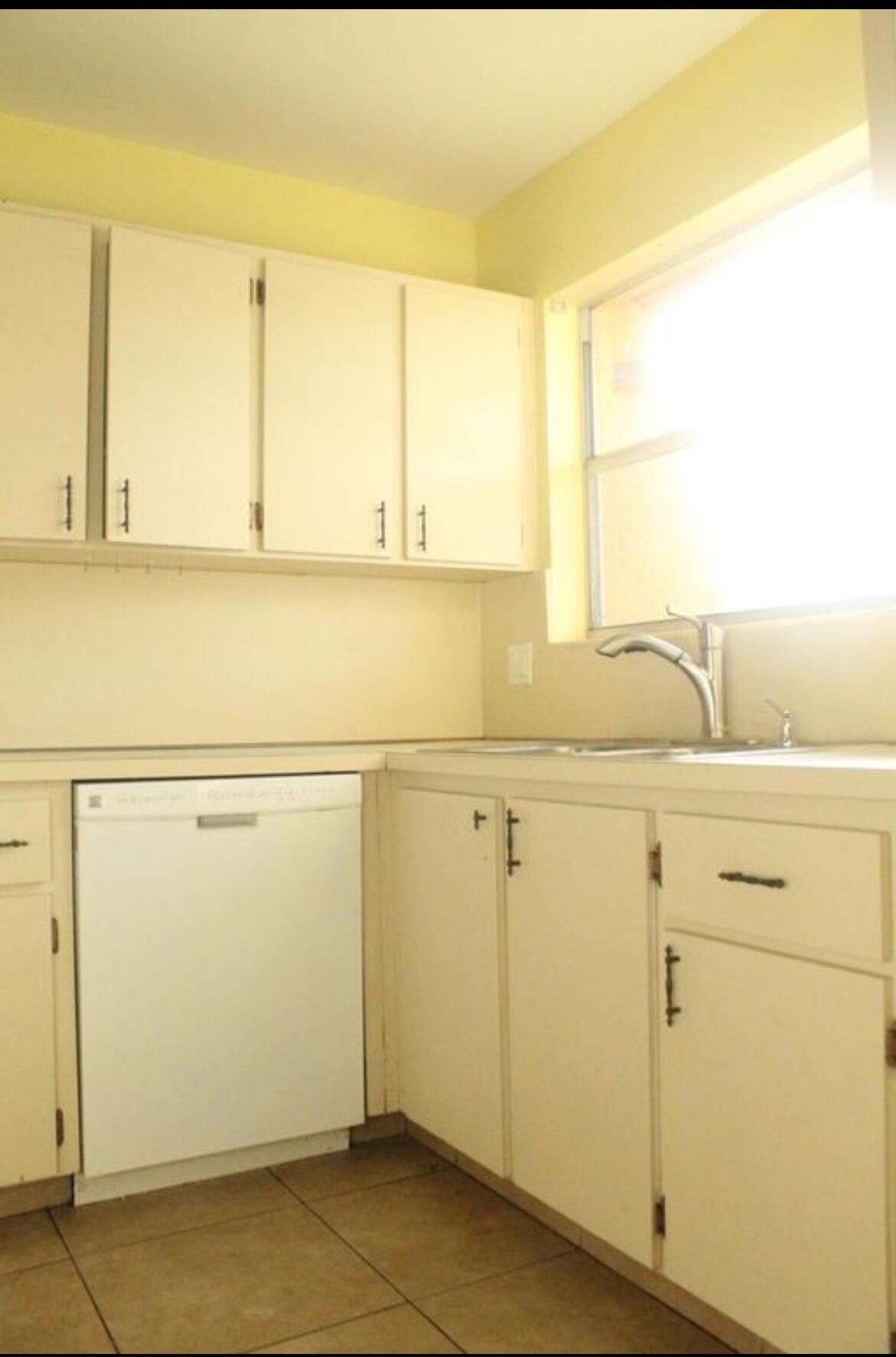 8682 Satalite Terrace Property Photo 16