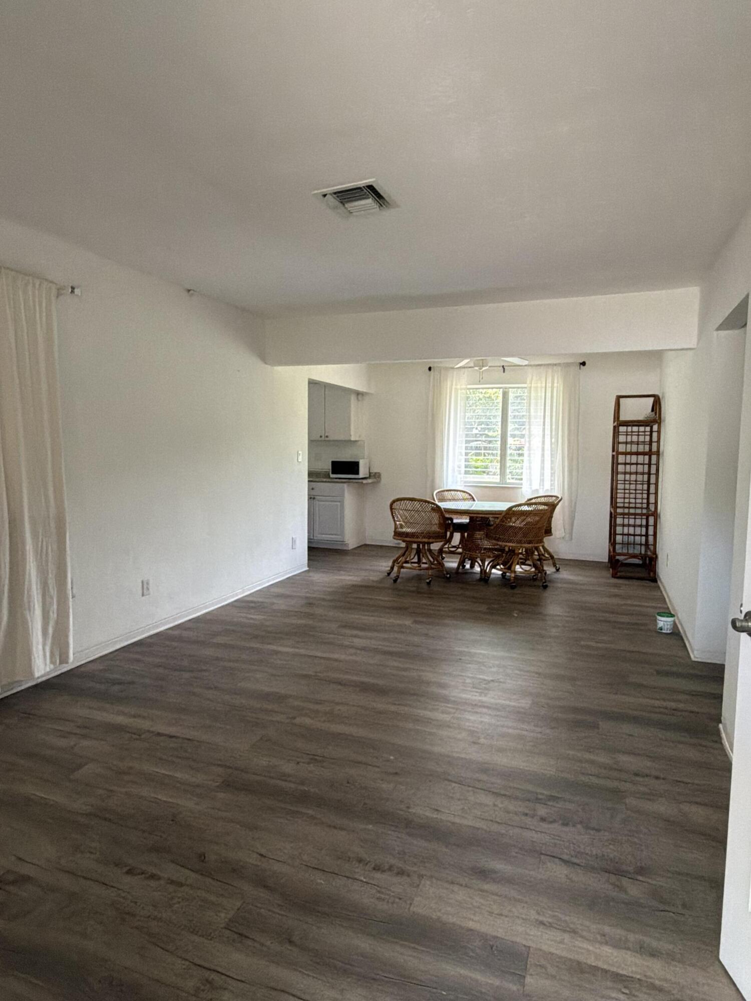 24 Sw 12th Street Property Photo 4