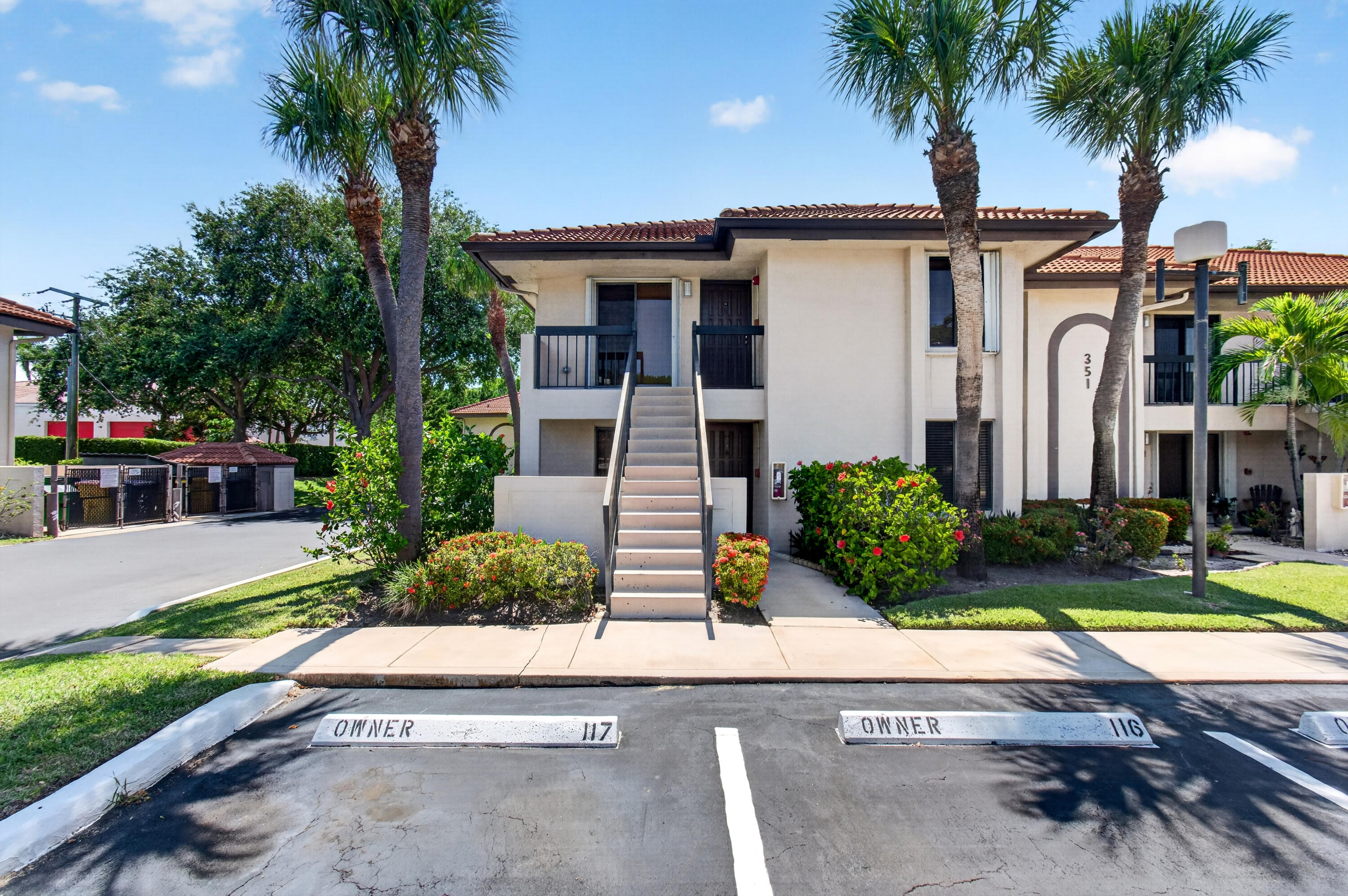 351 Club Circle 101 Property Photo 2