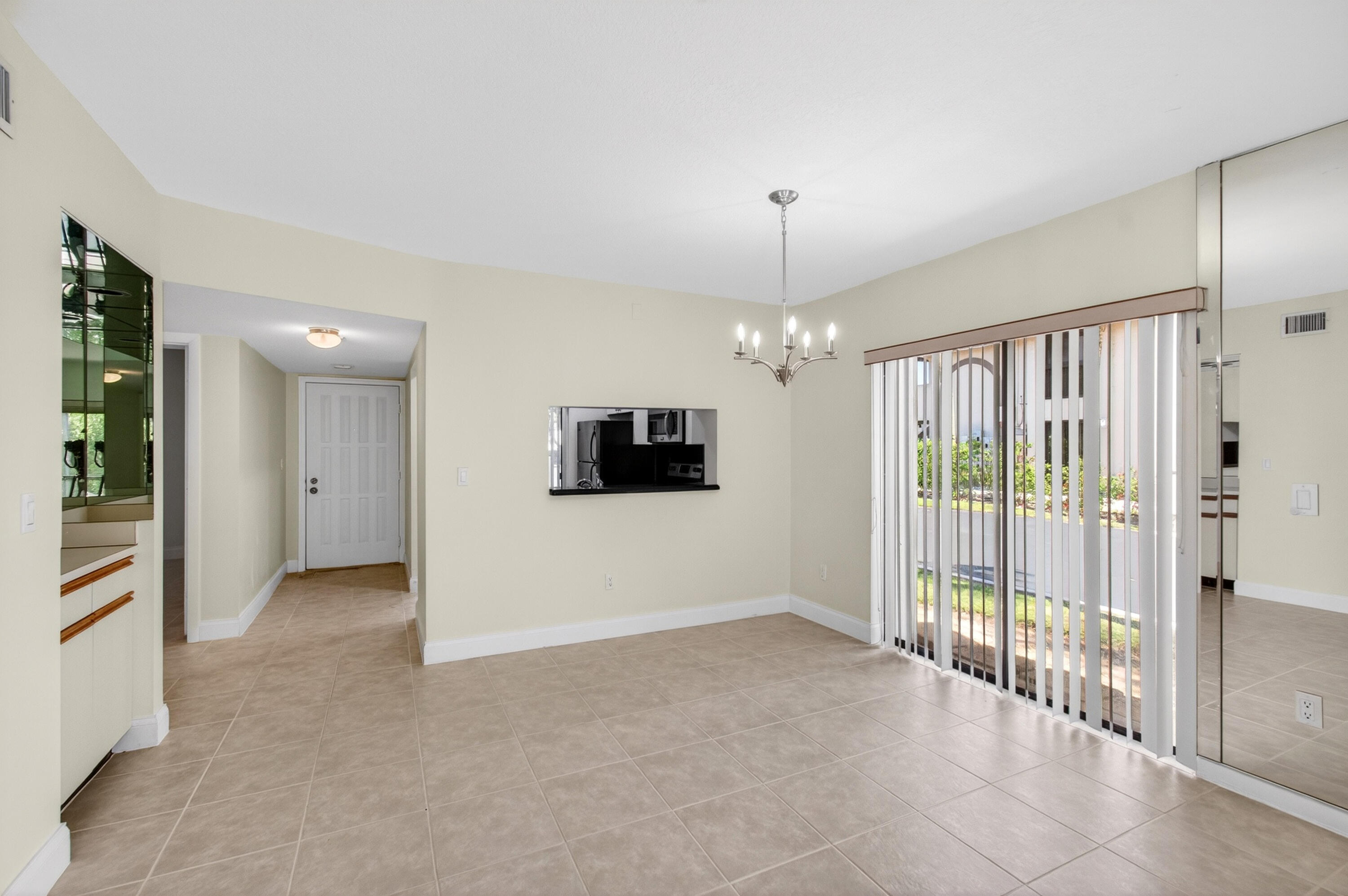 351 Club Circle 101 Property Photo 28