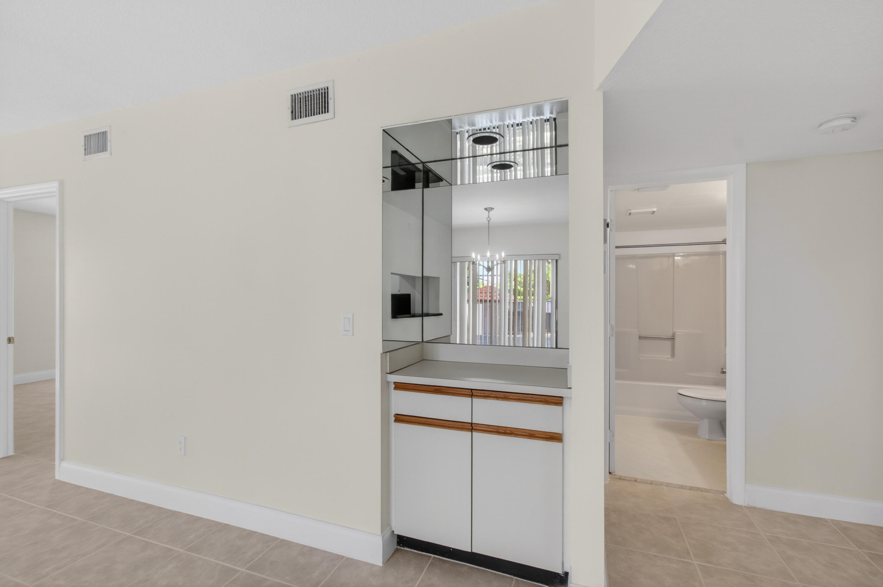 351 Club Circle 101 Property Photo 30