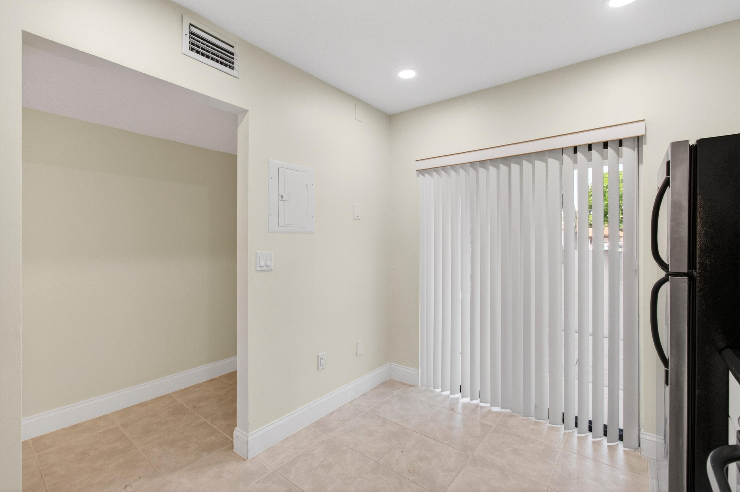 351 Club Circle 101 Property Photo 36