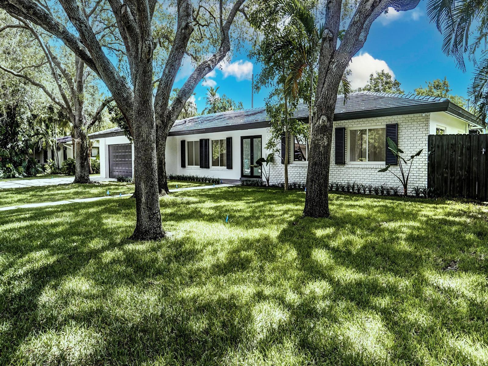 12305 Sw 73rd Avenue Property Photo 2