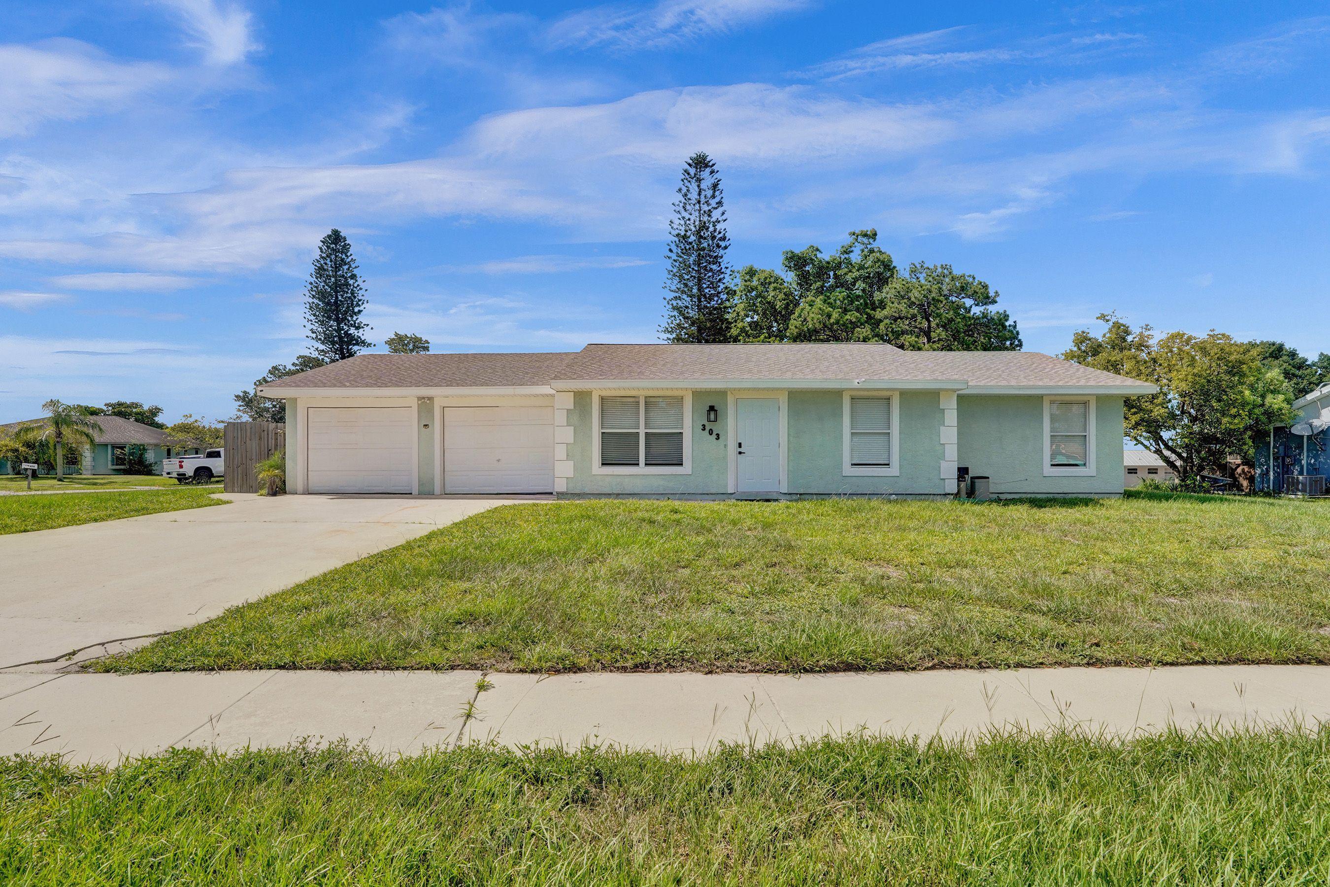 303 Ne Solida Circle Property Photo 1