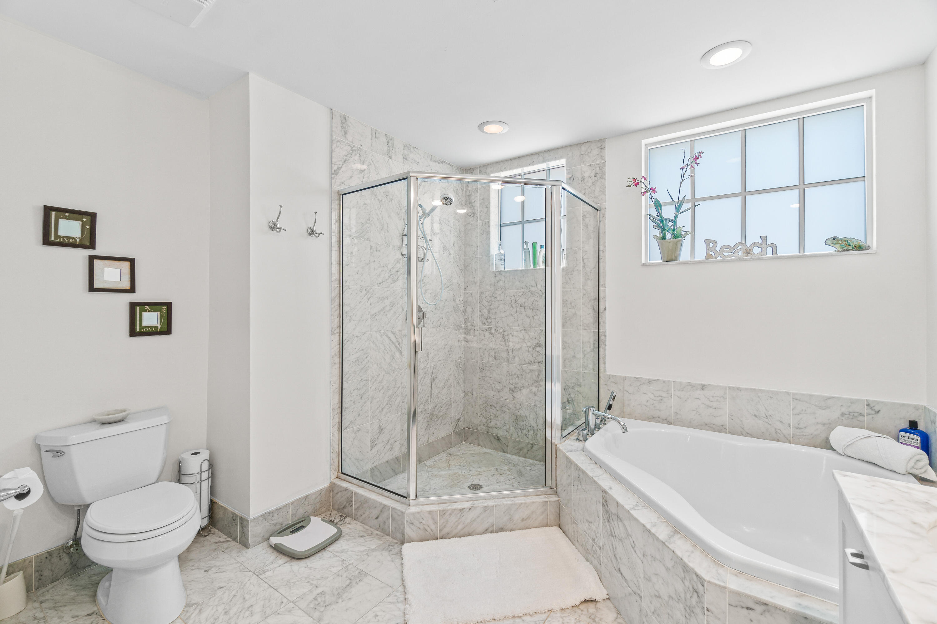 225 Ne 1st Street 207 Property Photo 27
