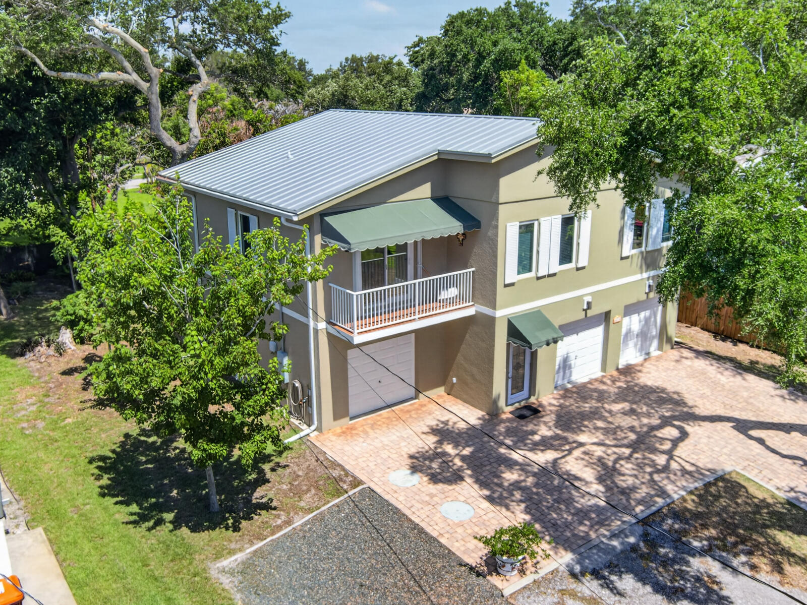9435 Frangipani Drive Property Photo 1