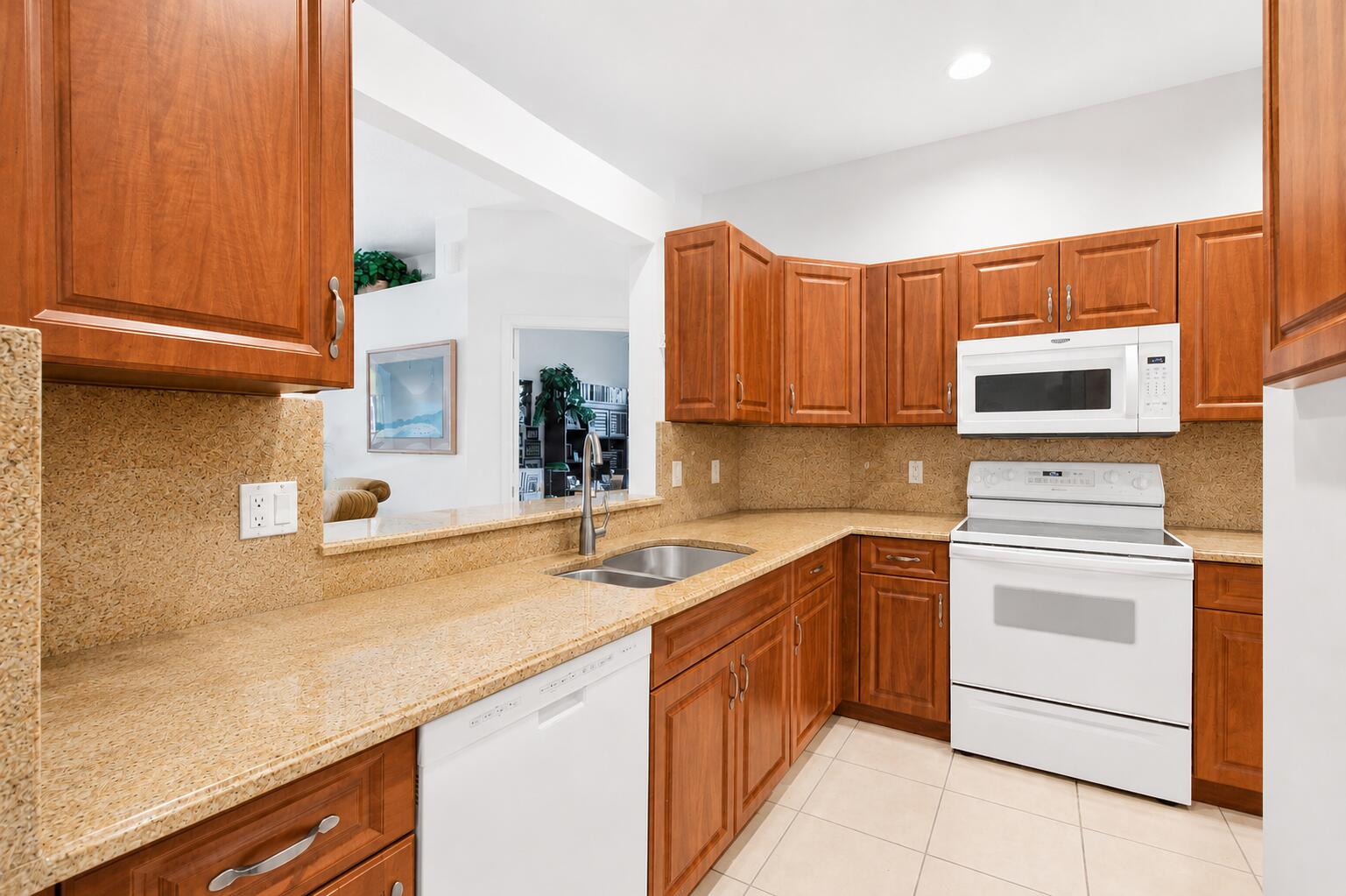 10773 Royal Caribbean Circle Property Photo 4