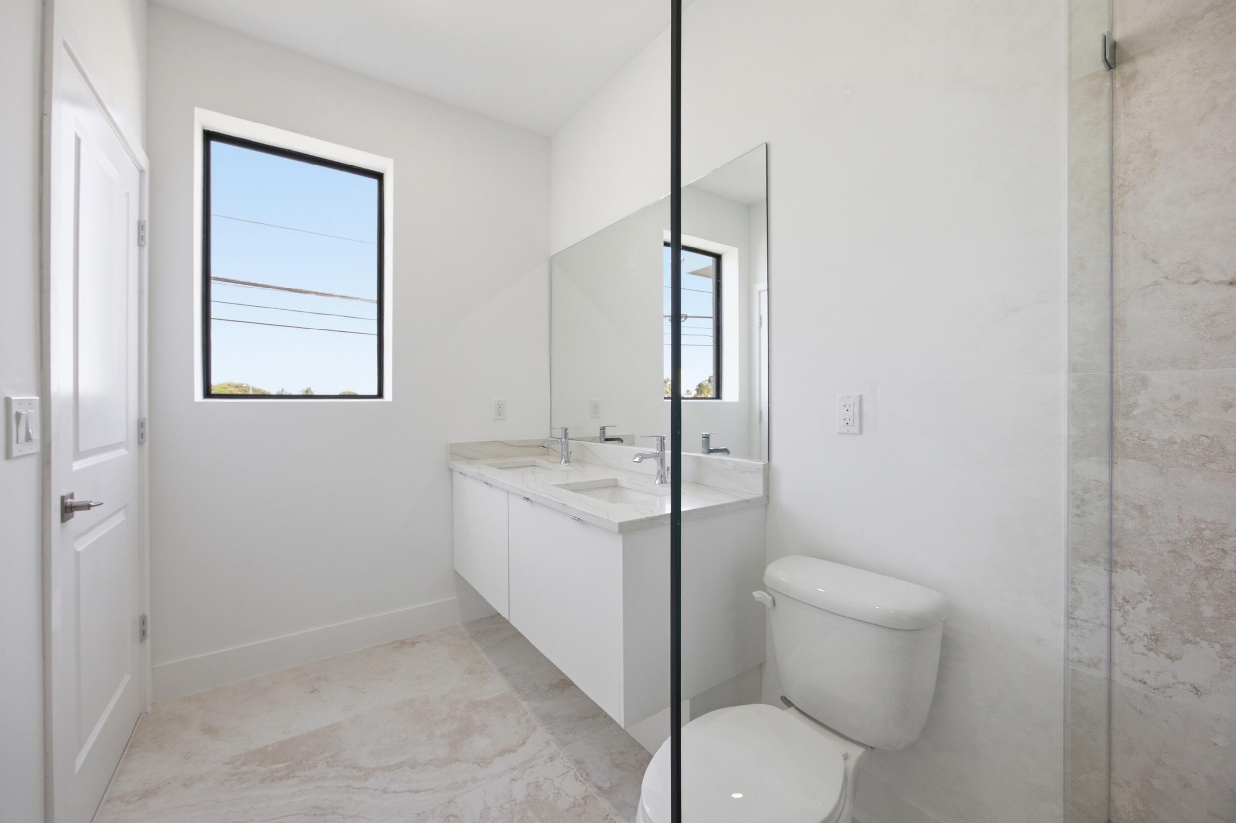 1542 Nw 1st Avenue Property Photo 18
