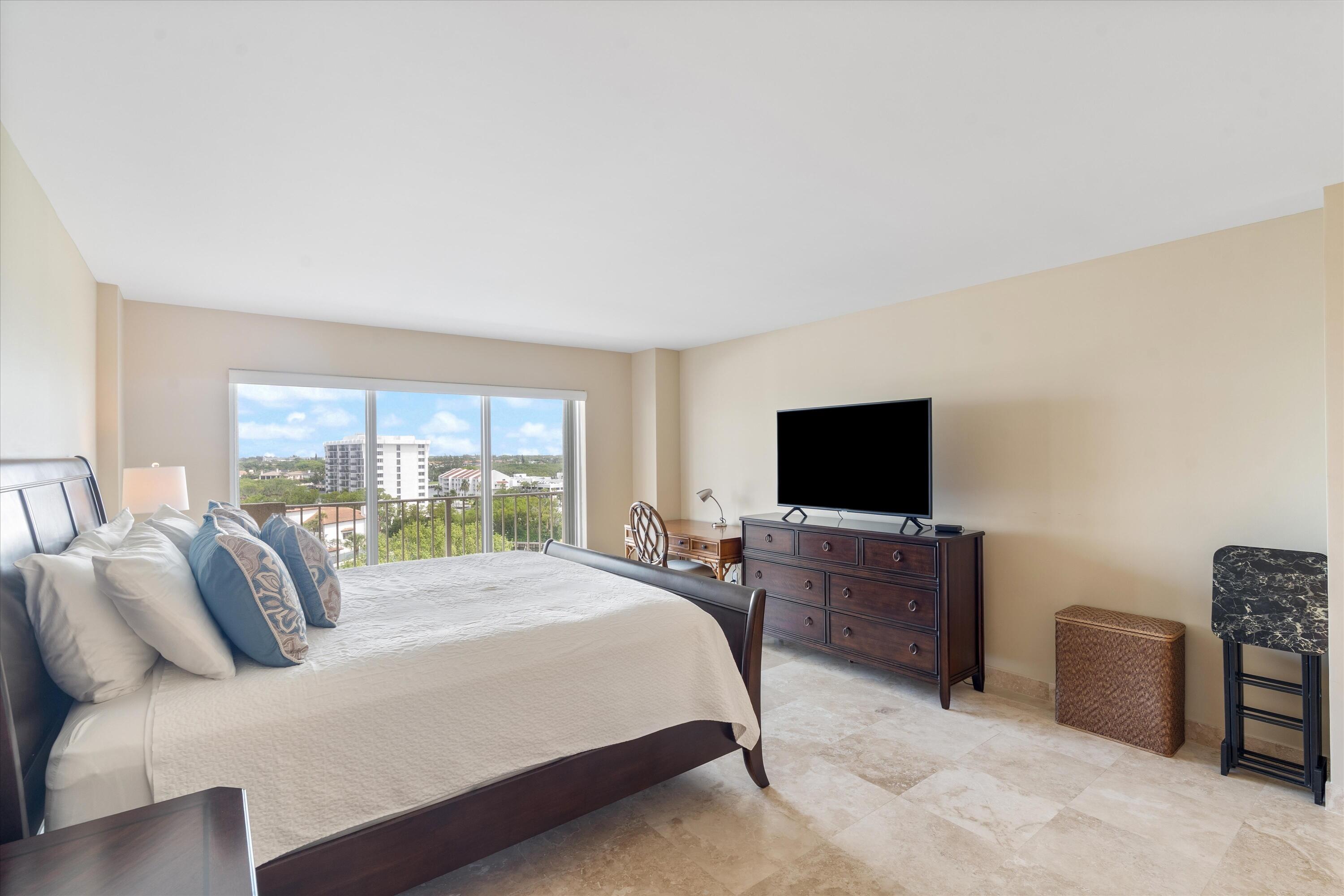 4301 N Ocean Boulevard 802 Property Photo 9