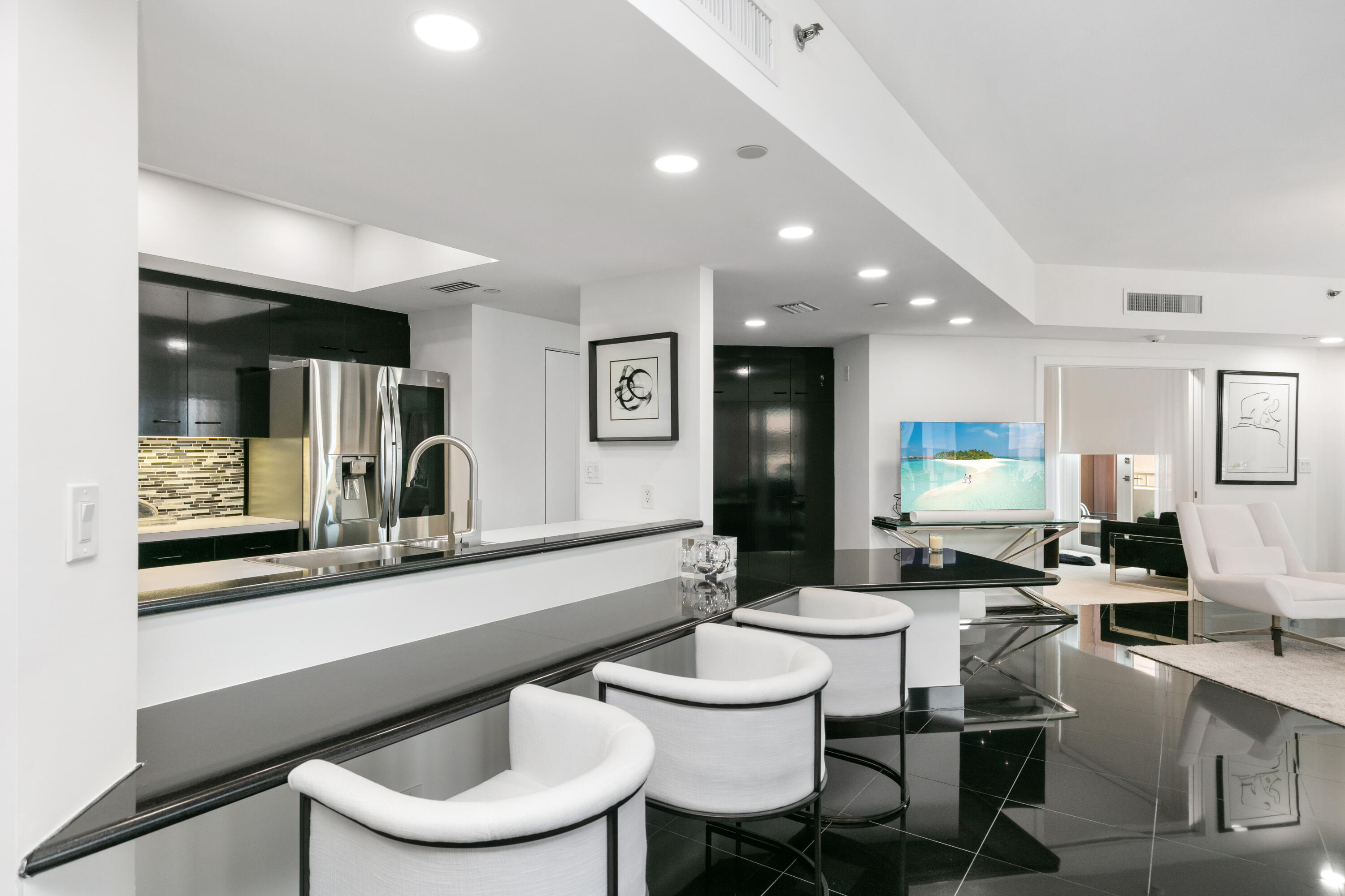 300 Se 5th Avenue 6050 Property Photo 5