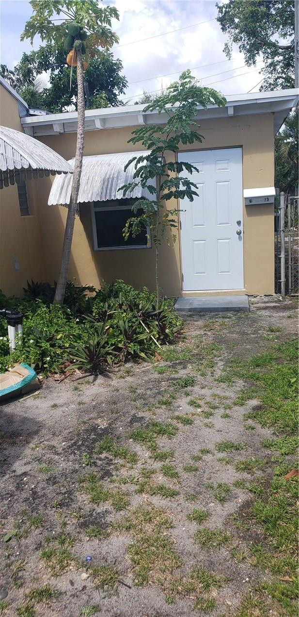 1621 N Andrews Square 1623 Property Photo 1