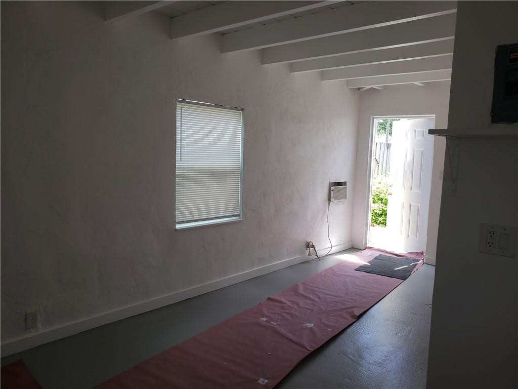 1621 N Andrews Square 1623 Property Photo 2