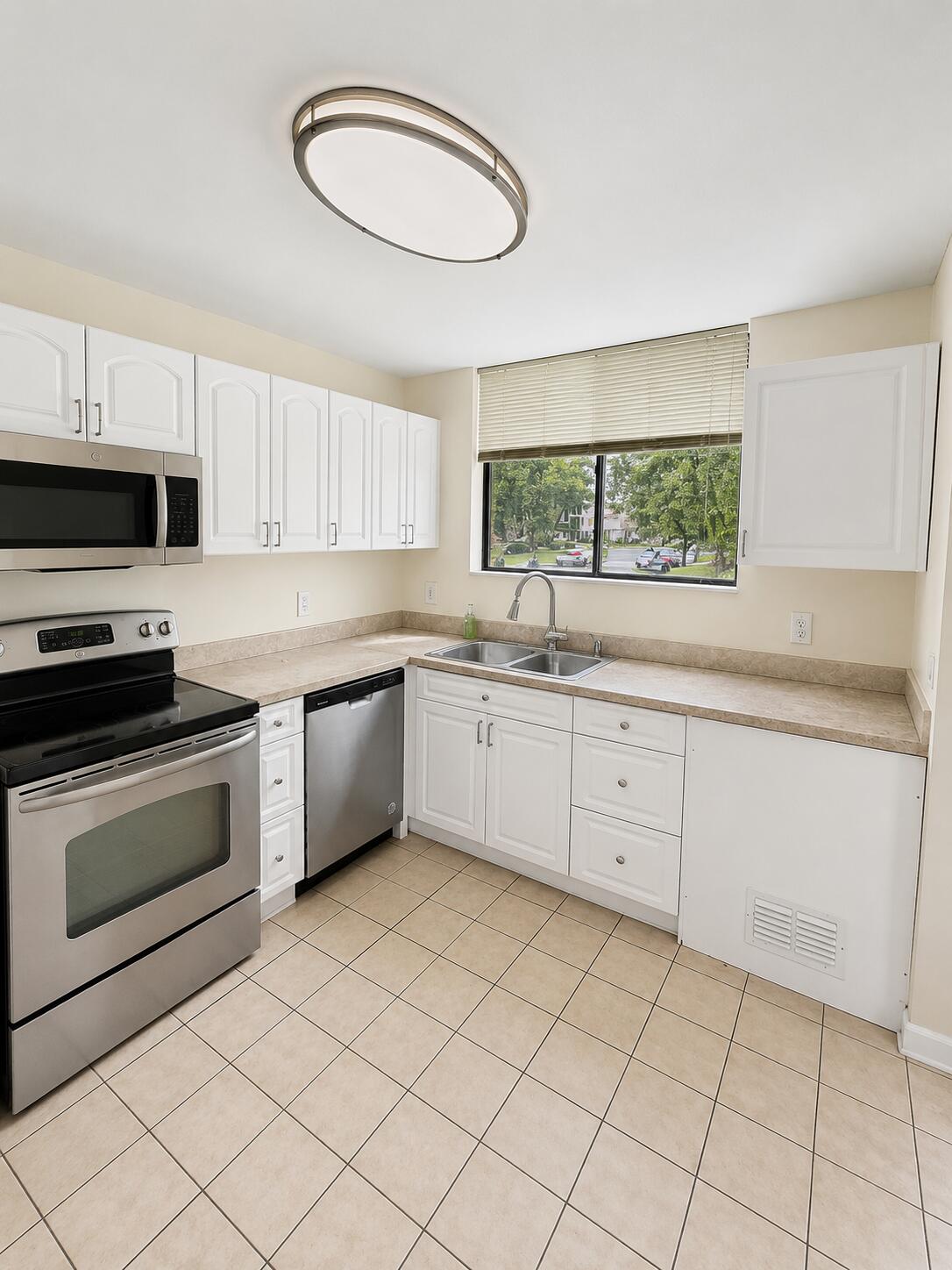 4807 Esedra Court Property Photo 12
