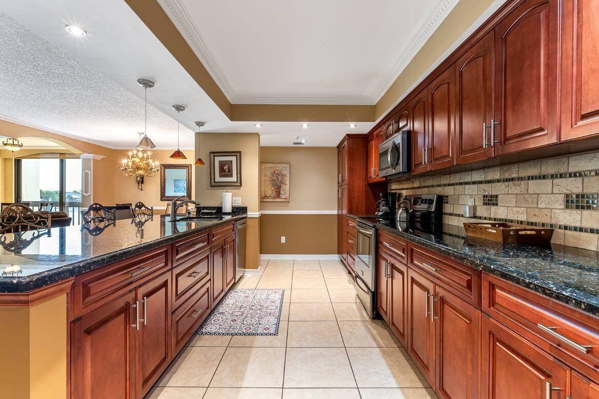 1915 Lavers Circle E309 Property Photo 3