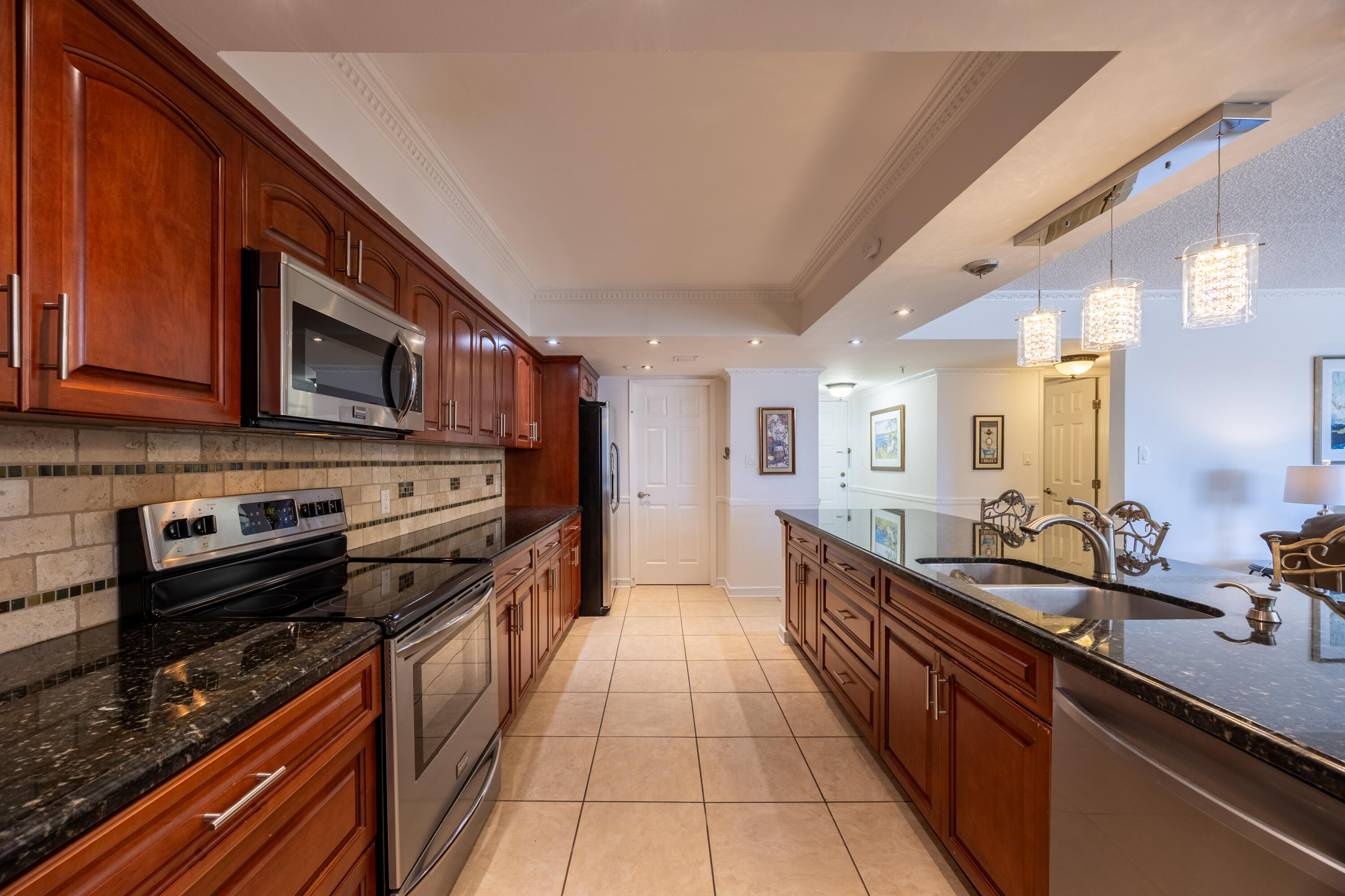 1915 Lavers Circle E309 Property Photo 6