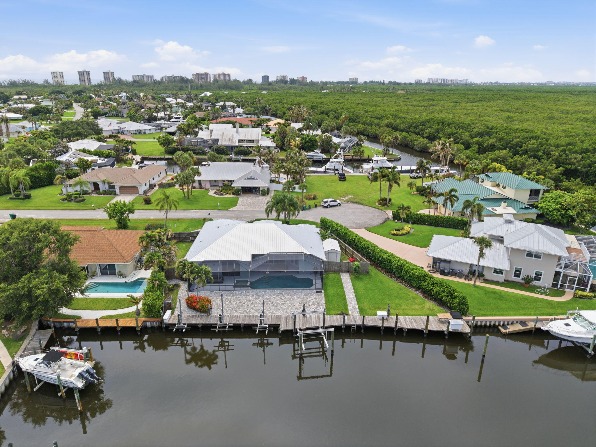 117 Queen Elizabeth Court Property Photo 1