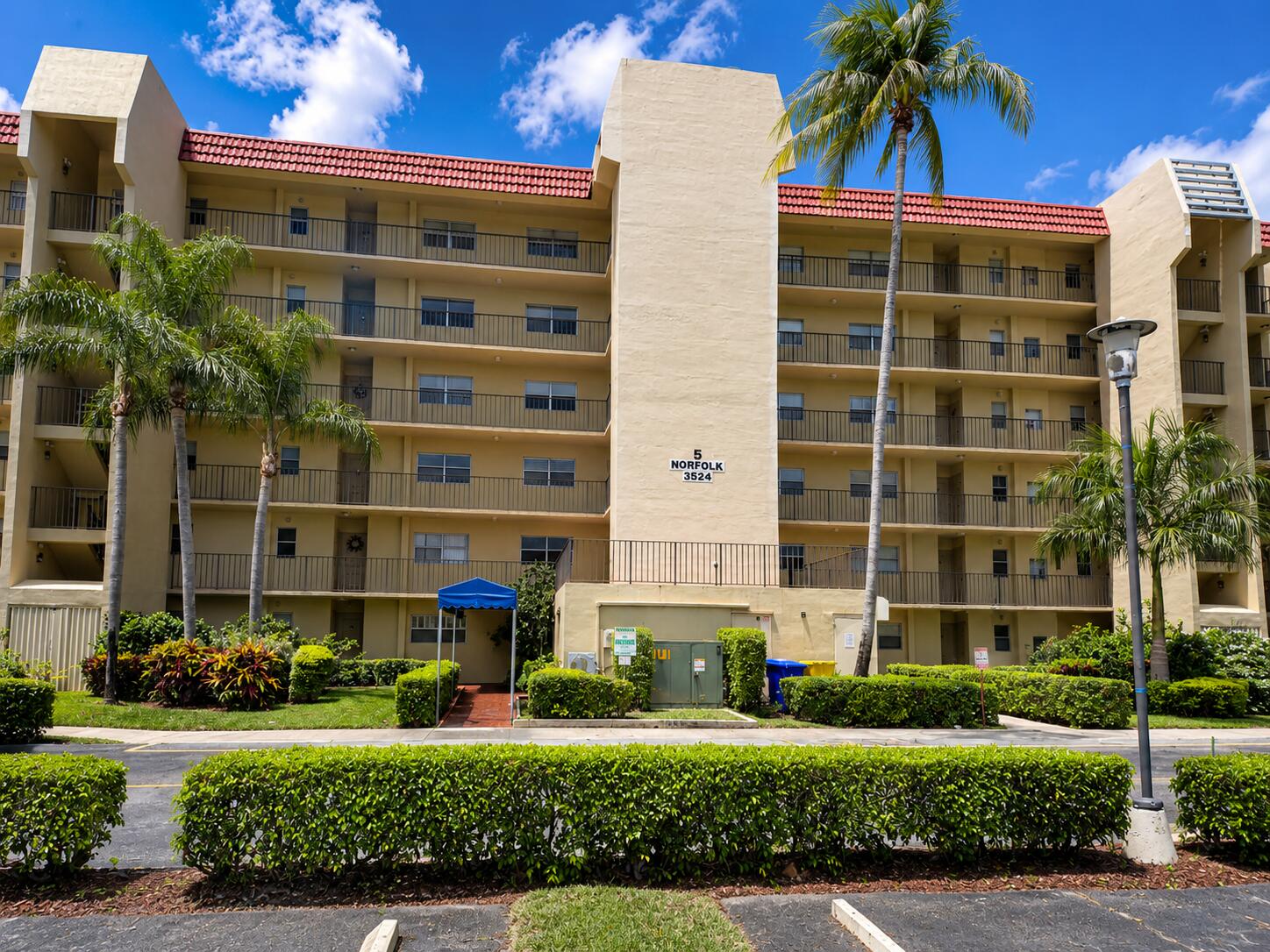3524 Via Poinciana Apt 104 Property Photo 1