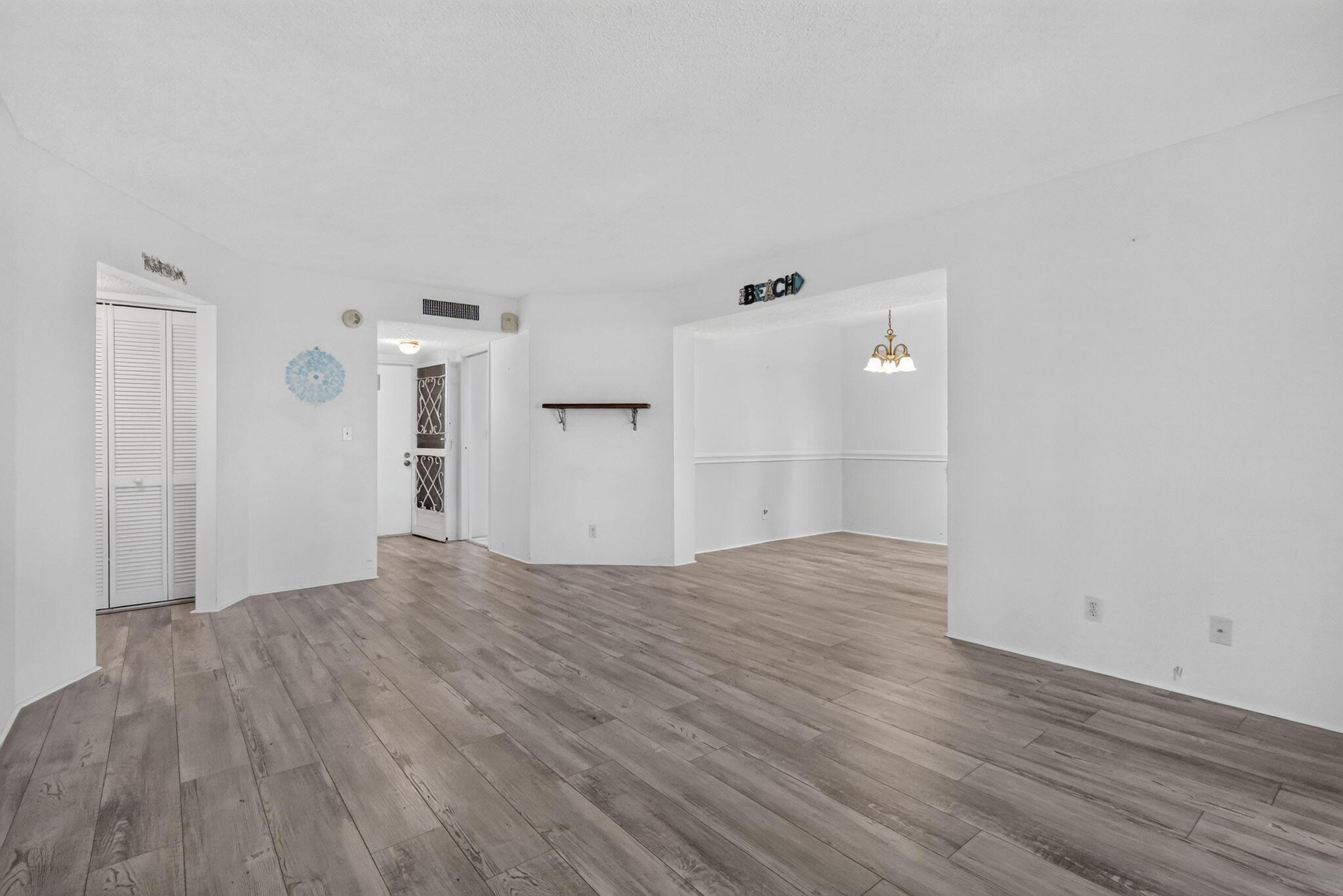 3524 Via Poinciana Apt 104 Property Photo 5