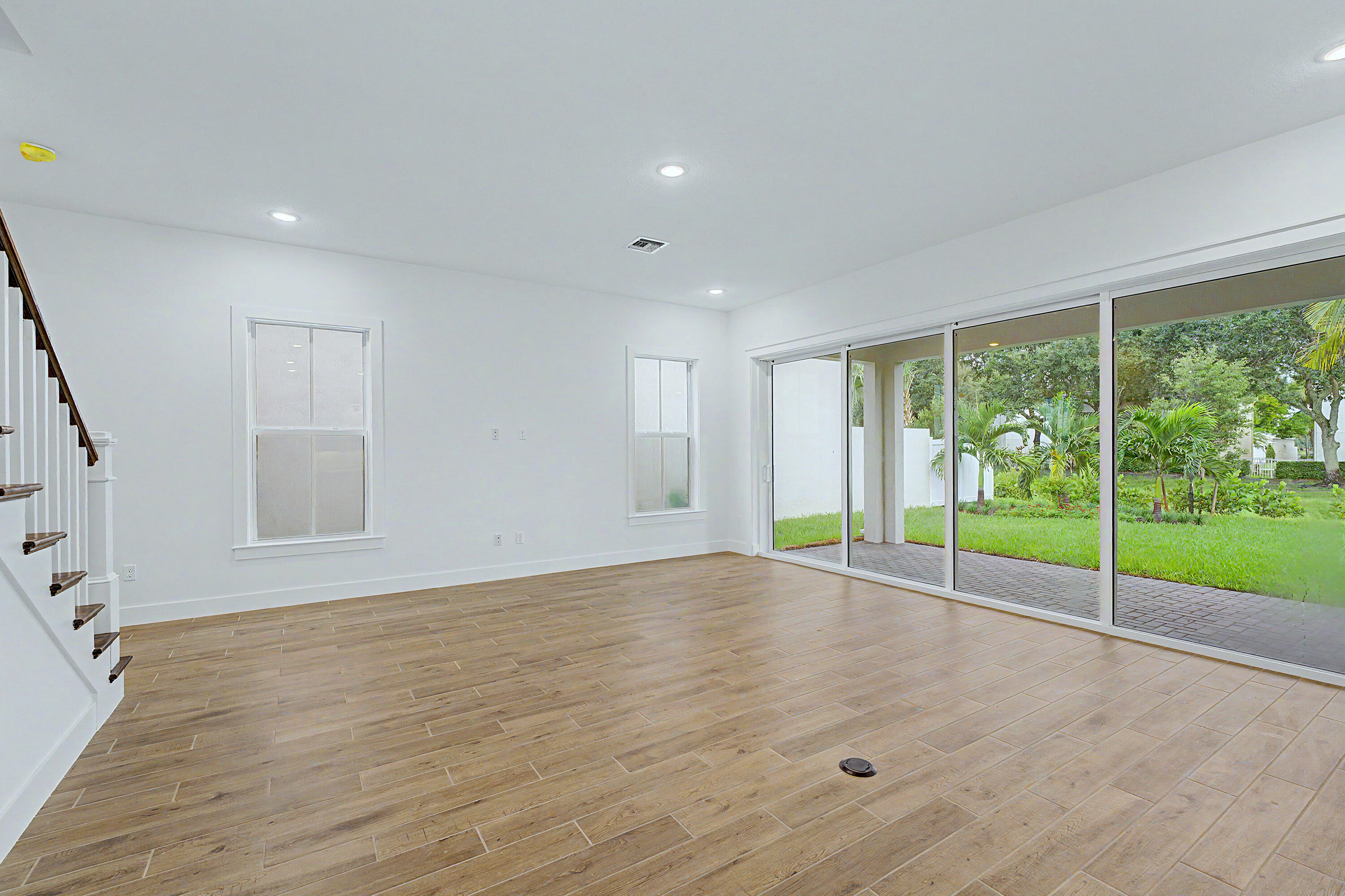 154 Parkside Way 14 Property Photo 8